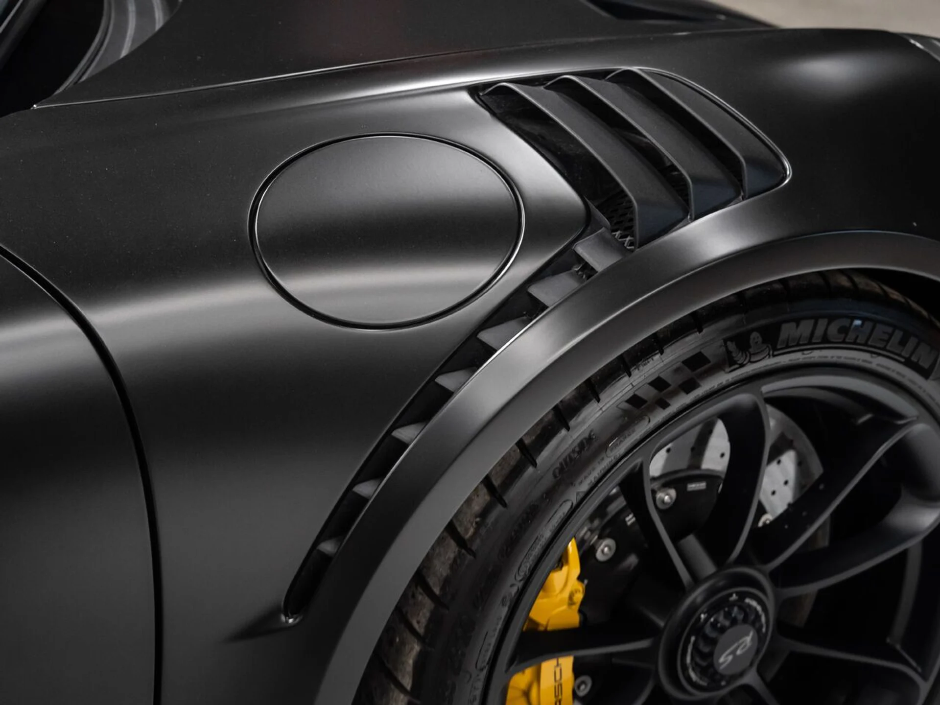 mph032_3720940081_porsche_911_2019_ba757828da