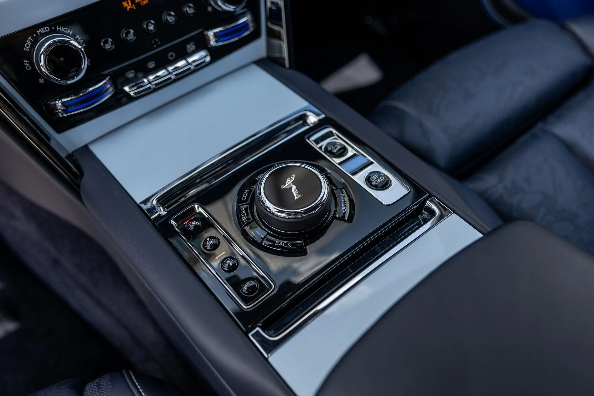 mph032_3723899771_Hi_Tech_Luxury_Imports_LLC_SLATV_8_C04_RU_223924_image_32_ae6f2614c9