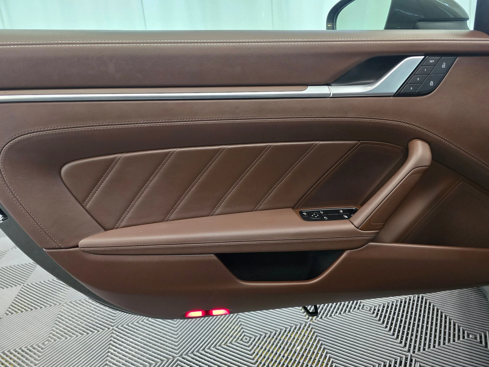 mph032_3733877433_1360164852c9424cbbdc9d3bab8af46e_4278277d1f