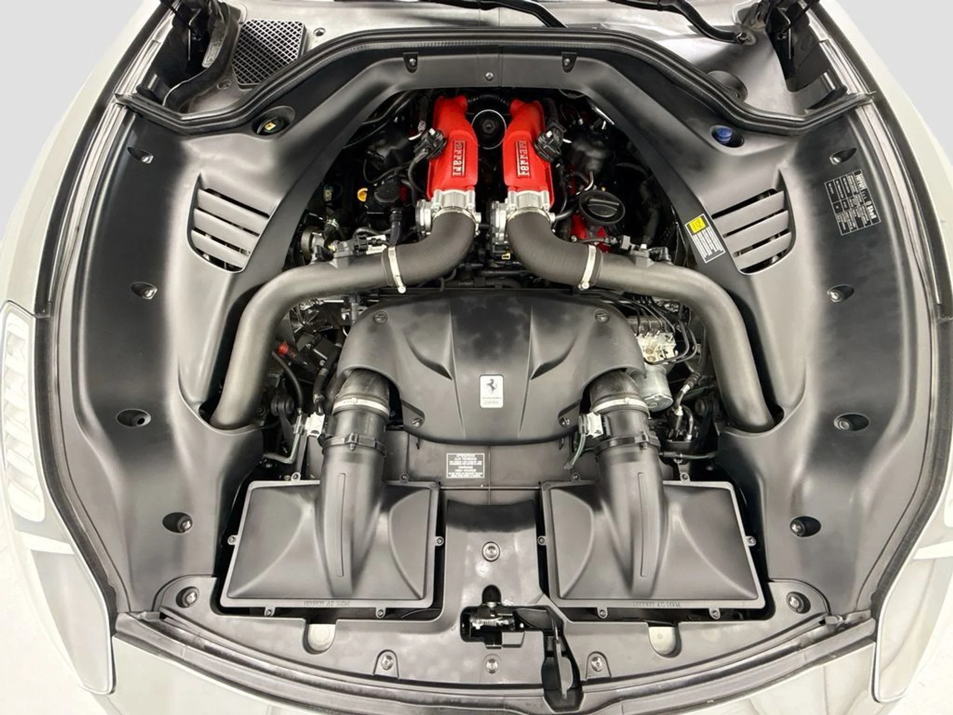 mph032_3740342086_used_2015_ferrari_california_t2drconvertible_8119_23024699_33_1024_8d40f210a3