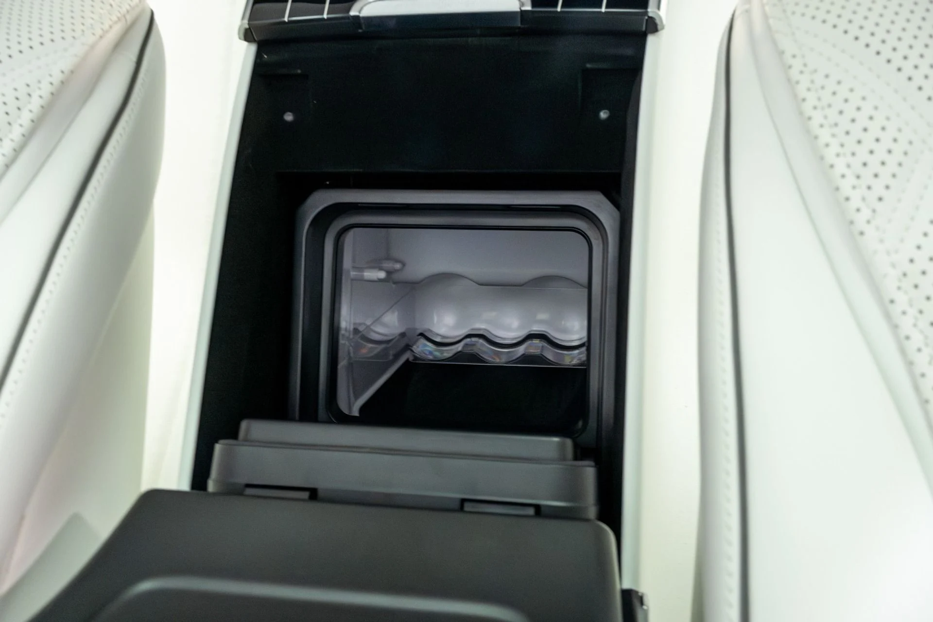 mph032_3746718780_Used_2023_Mercedes_Benz_S_Class_Maybach_S_680_4_MATIC_1776091551_3de295ff99