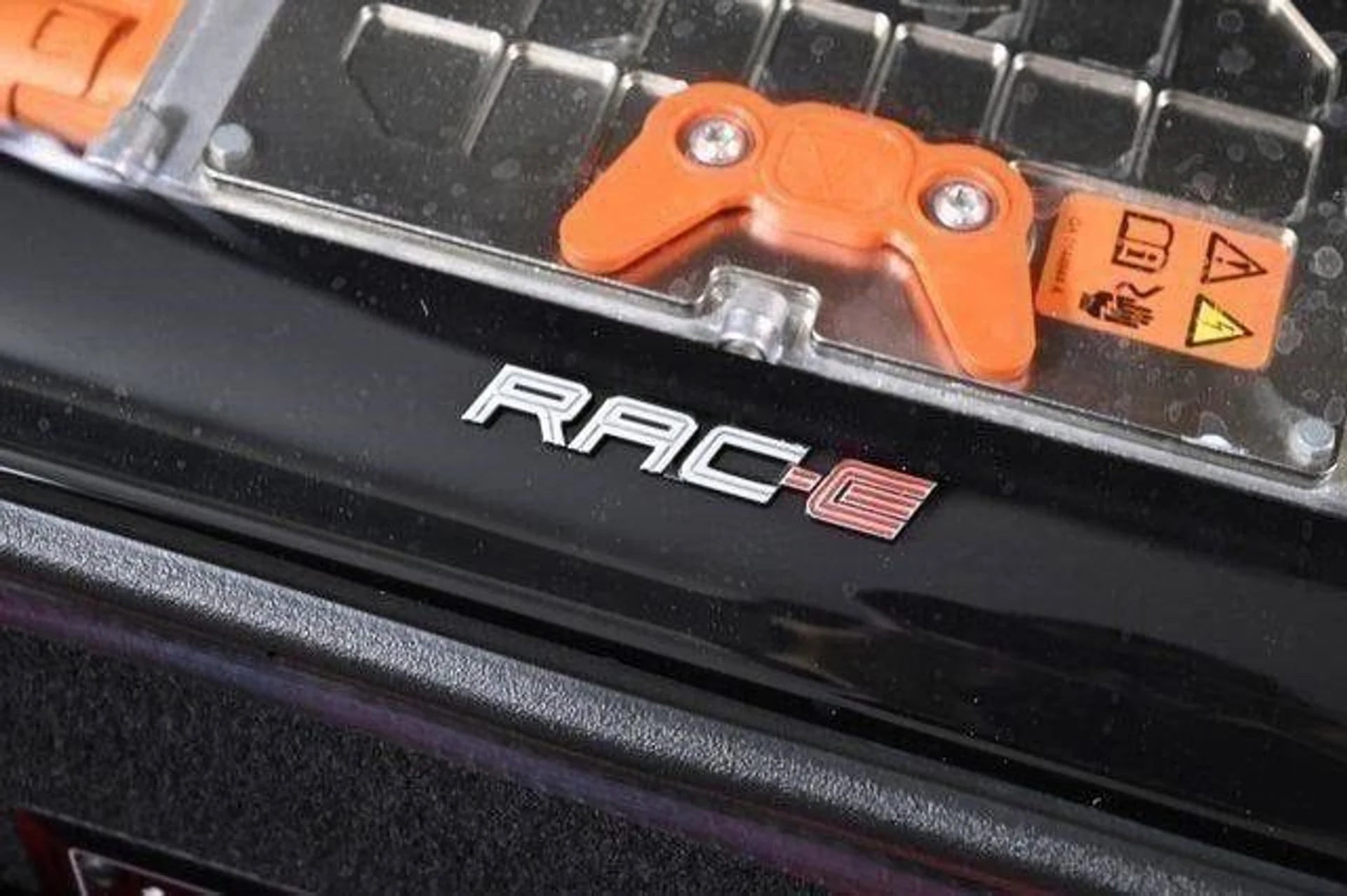 mph032_3748711513_2d063cd3447f4e4b942a28224faeb187_fe236efe56