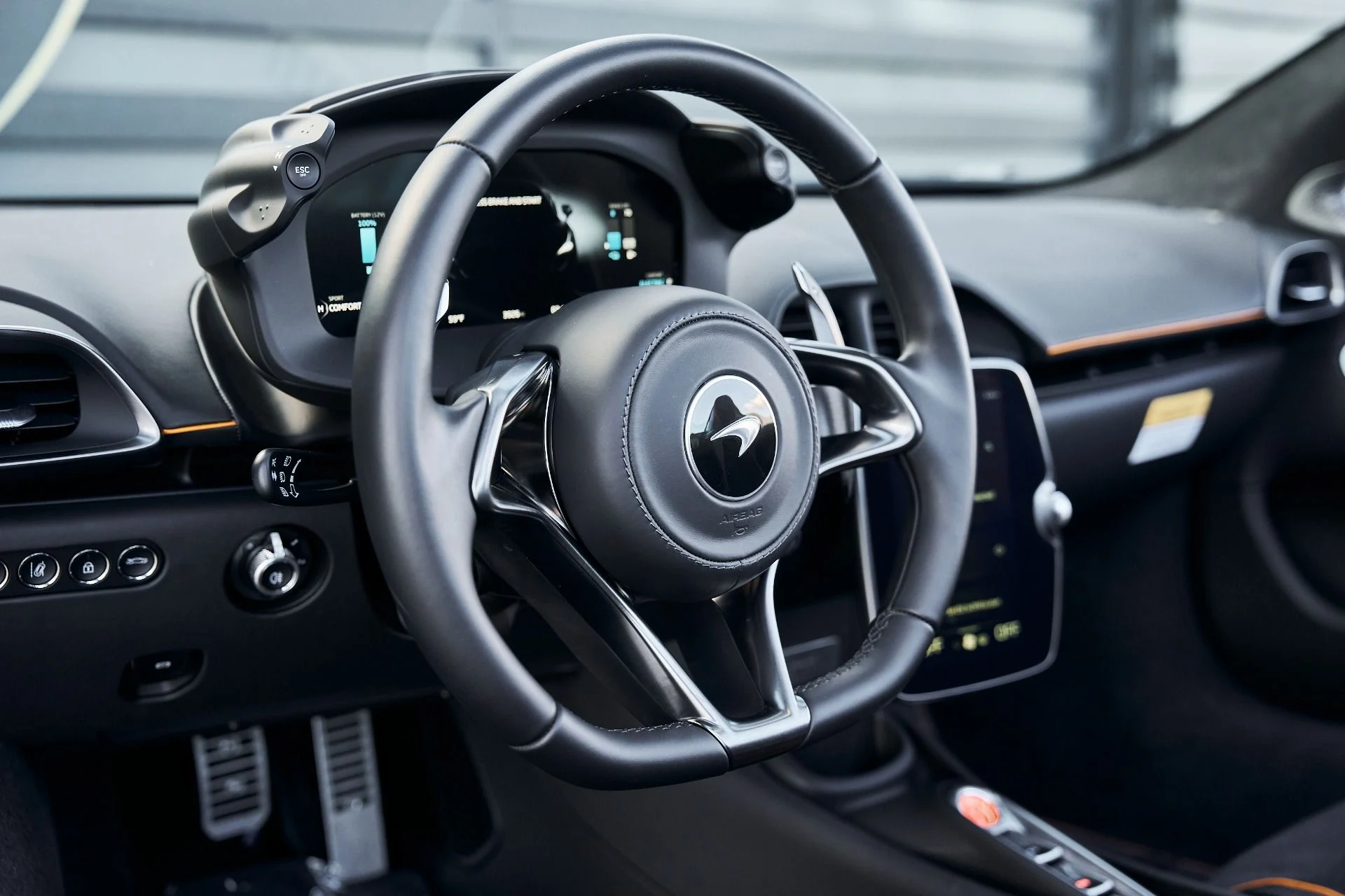 mph032_3760773476_Used_2025_Mc_Laren_Artura_1771382313_aa3a5d071a