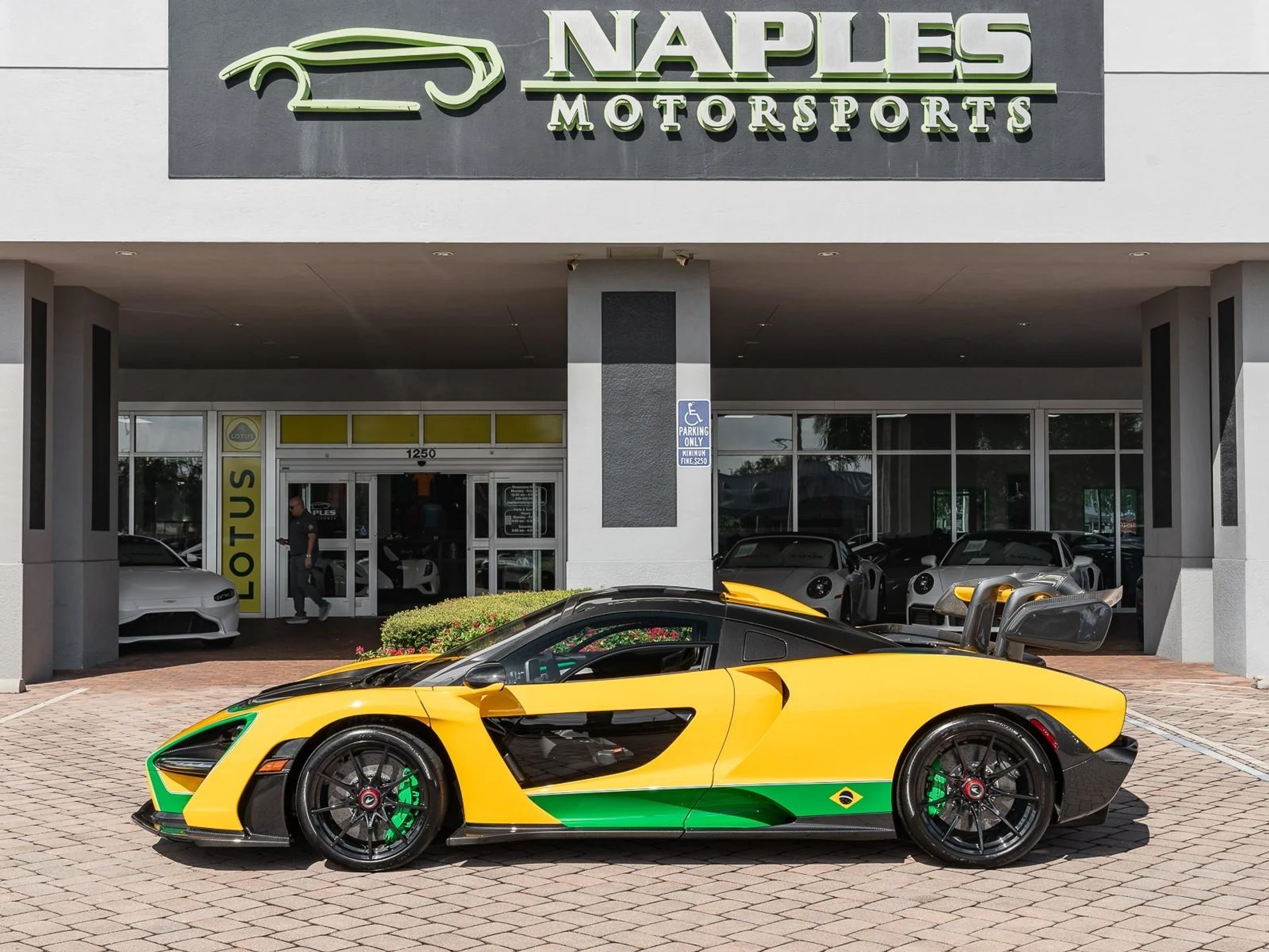 mph032_3775600970_Used_2019_Mc_Laren_Senna_1759770564_302a75cf3b