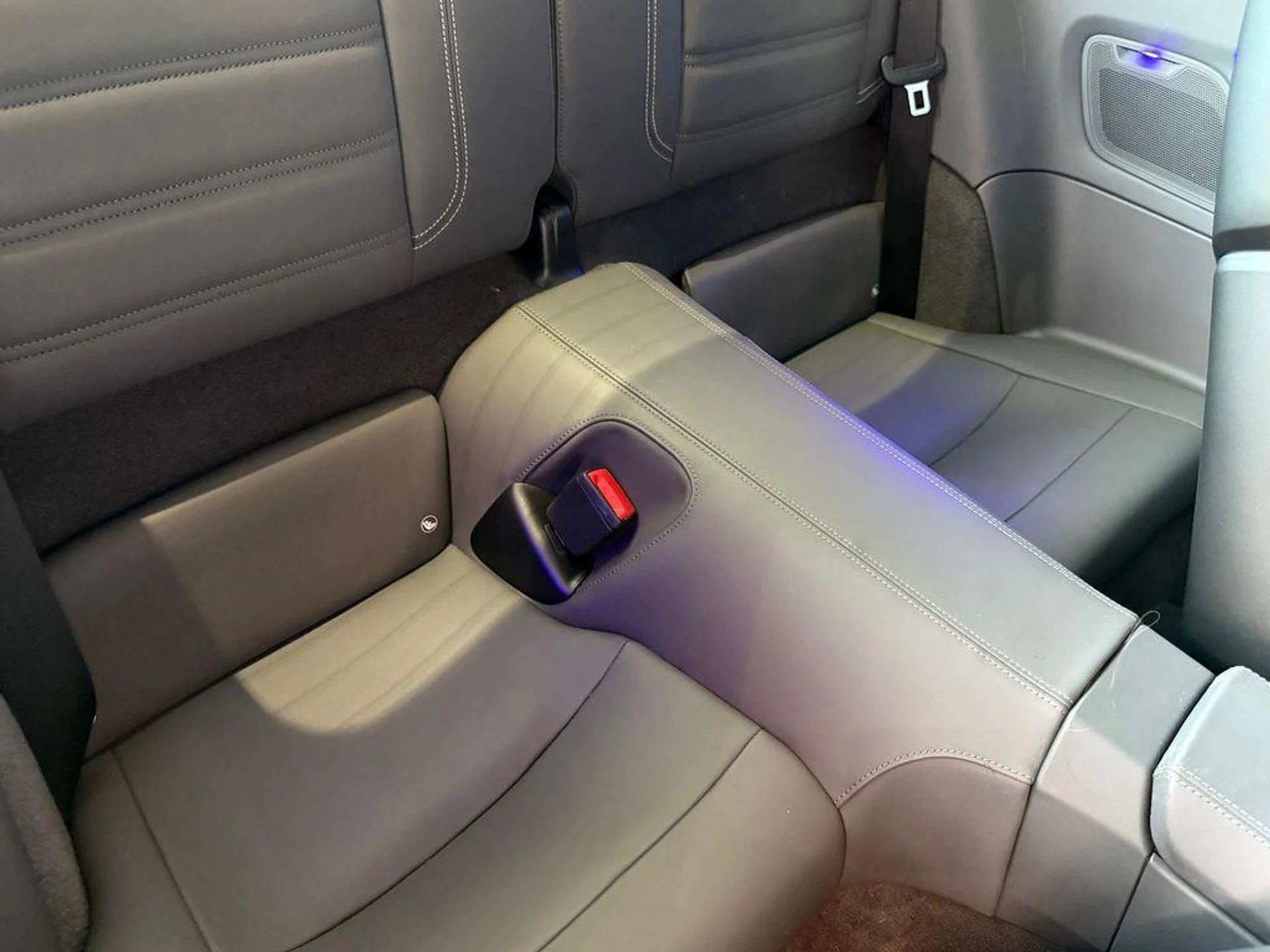 mph032_377872651_v_FI_Xi_SJ_5v0rb9cwts_DZQL_4_N6e_SM_59331ebc7f