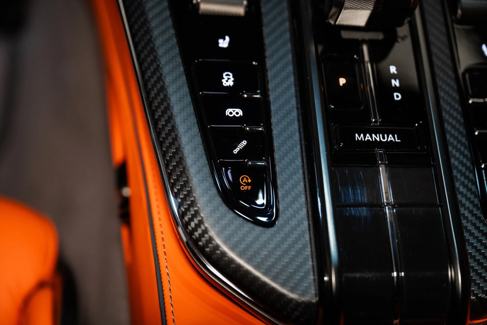 mph032_3784244167_Used_2025_Aston_Martin_Vantage_Coupe_1737041109_6f75b83ace