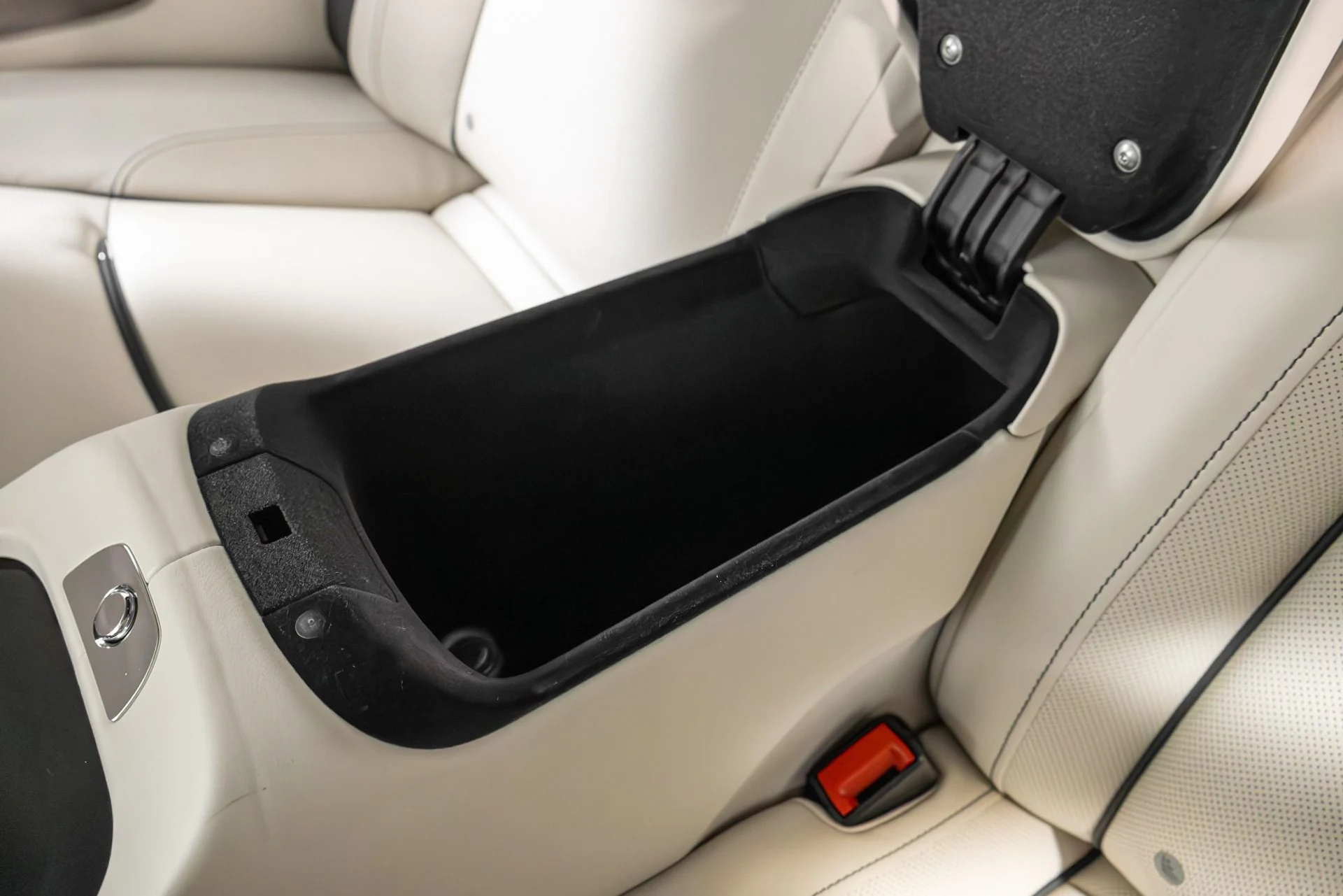 mph032_378648615_Used_2016_Rolls_Royce_Wraith_1765322495_f9b932c459