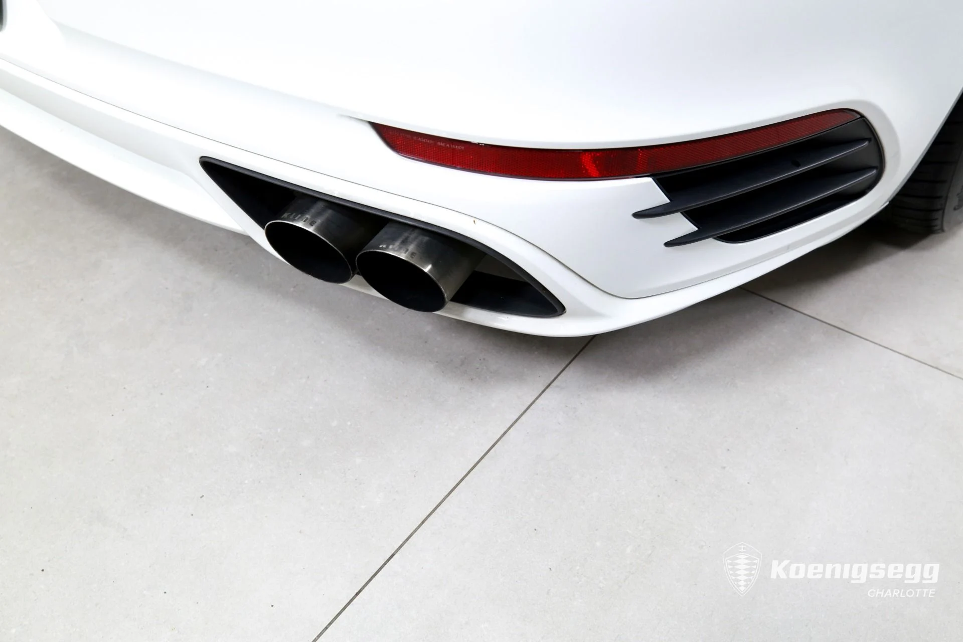 mph032_3790514604_Used_2018_Porsche_911_Turbo_S_1782495119_0079e9f358