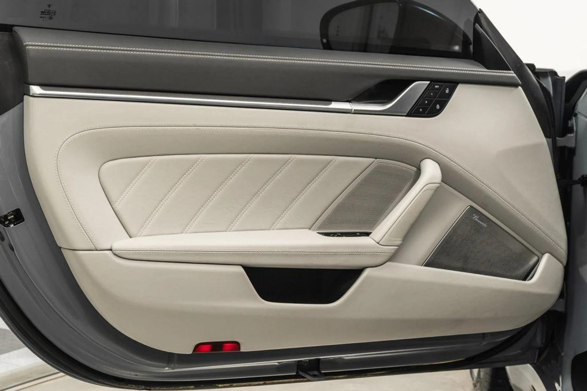 mph032_3790937921_O9di0m_Vf9_C7_Sa_Lkfuz_Ra_C44_L_Osk_46f340dc91