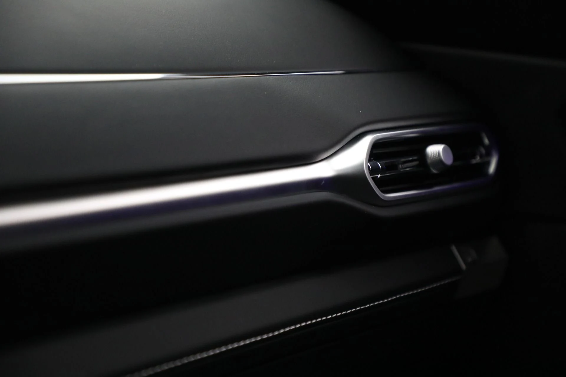mph032_3798144653_New_2025_Aston_Martin_Vanquish_32225194cf