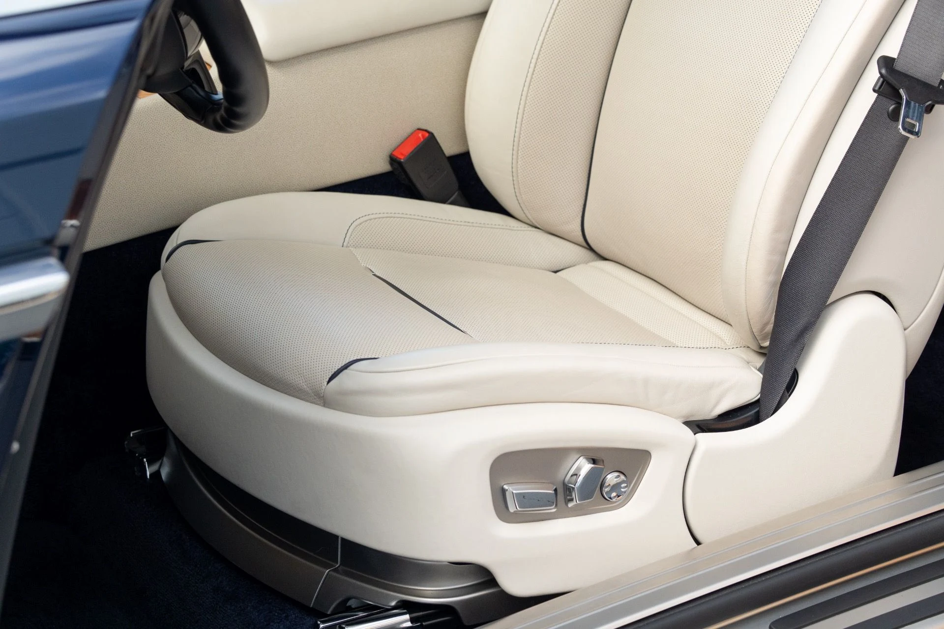 mph032_3801983242_Used_2016_Rolls_Royce_Wraith_1762887509_ed6cc7f689