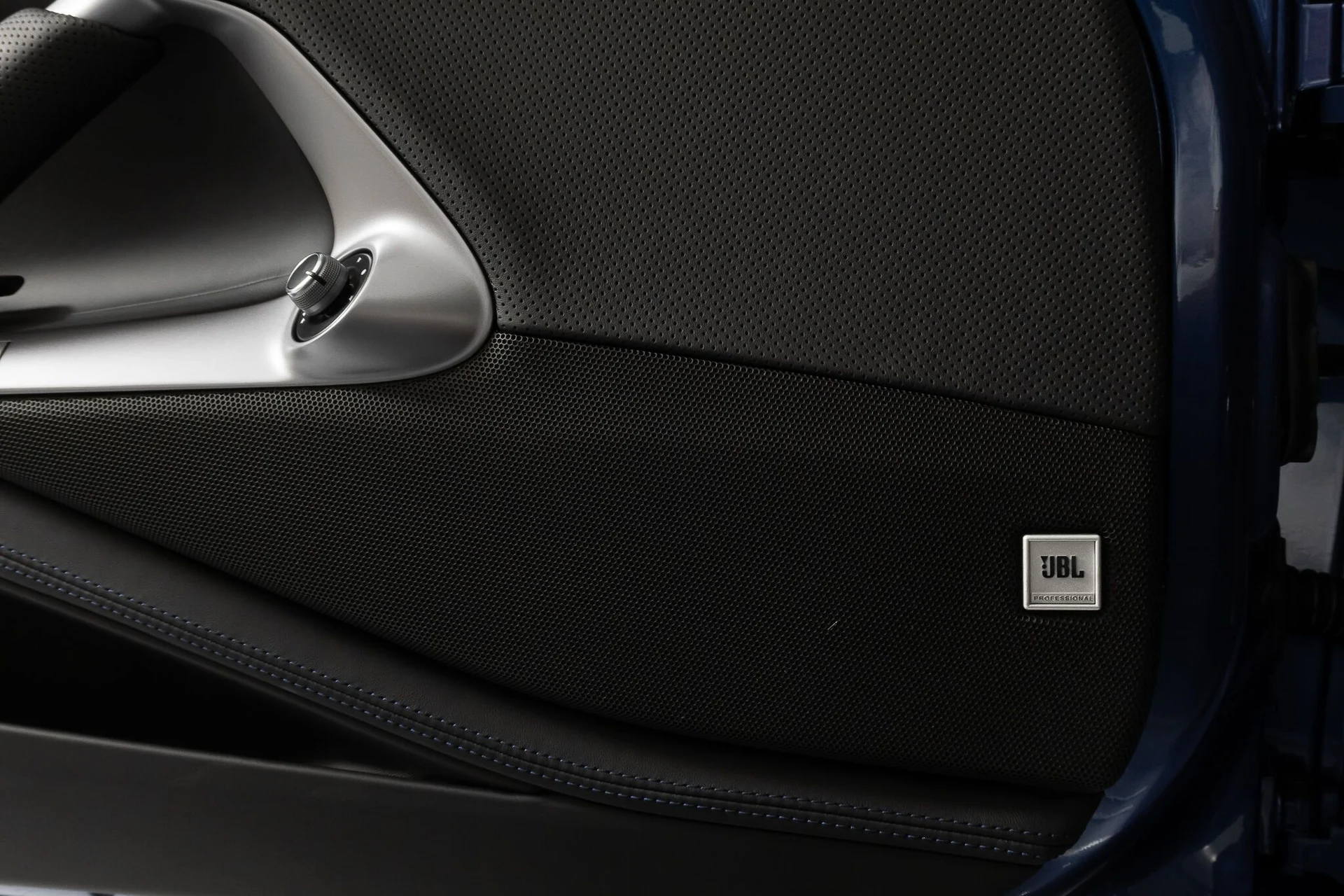 mph032_3823633235_570686947a56cfccada14ac93bd6943c_9eaf584498