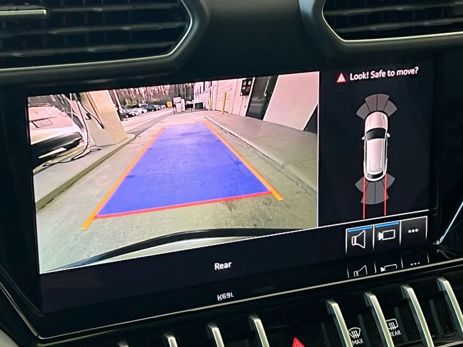 mph032_383269887_8cd26b2de85d3da07cc0f35add38af28x_c8f81e682e