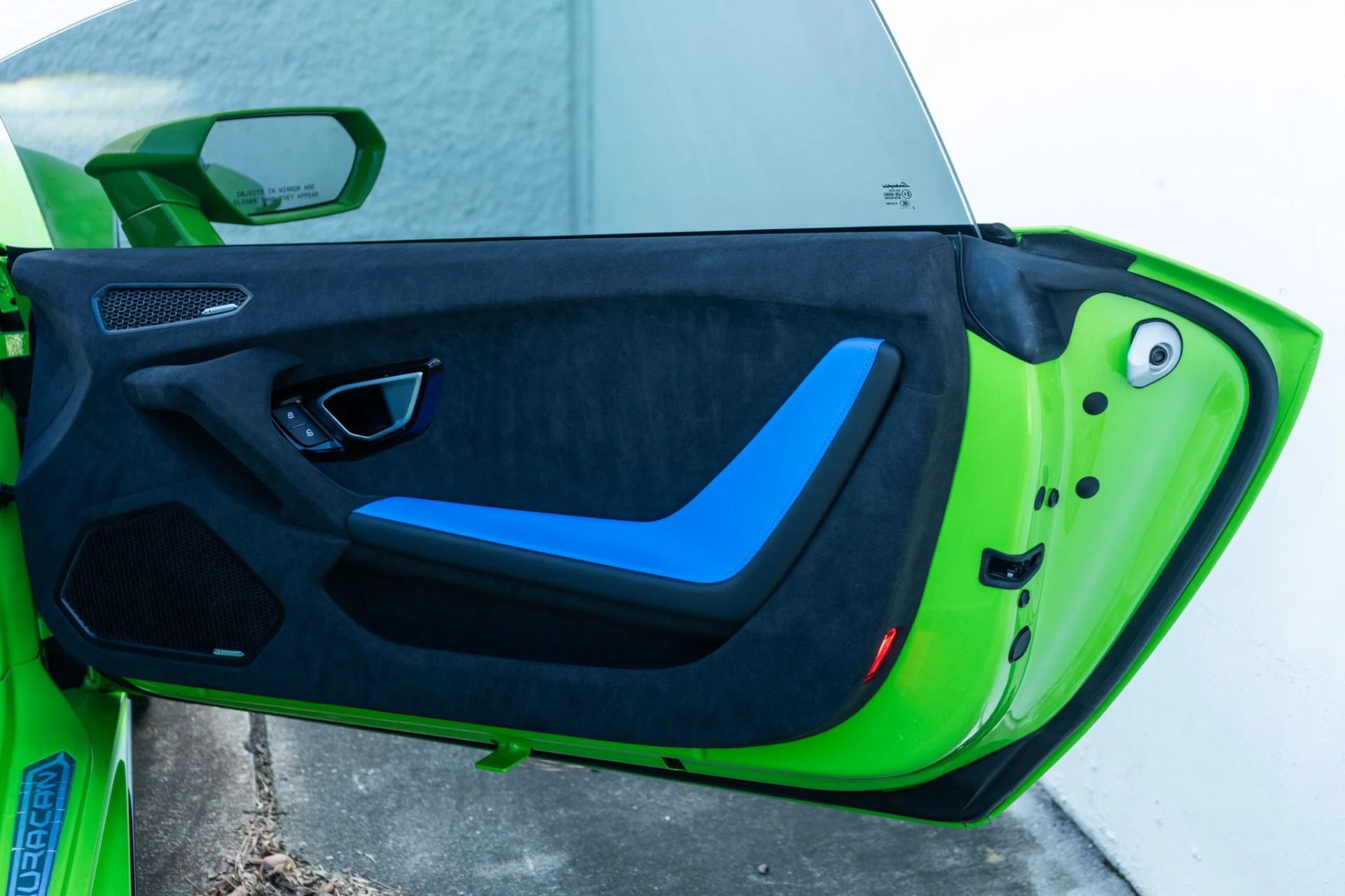 mph032_3842820006_Used_2024_Lamborghini_Huracan_Tecnica_1764704273_00ae7d0565