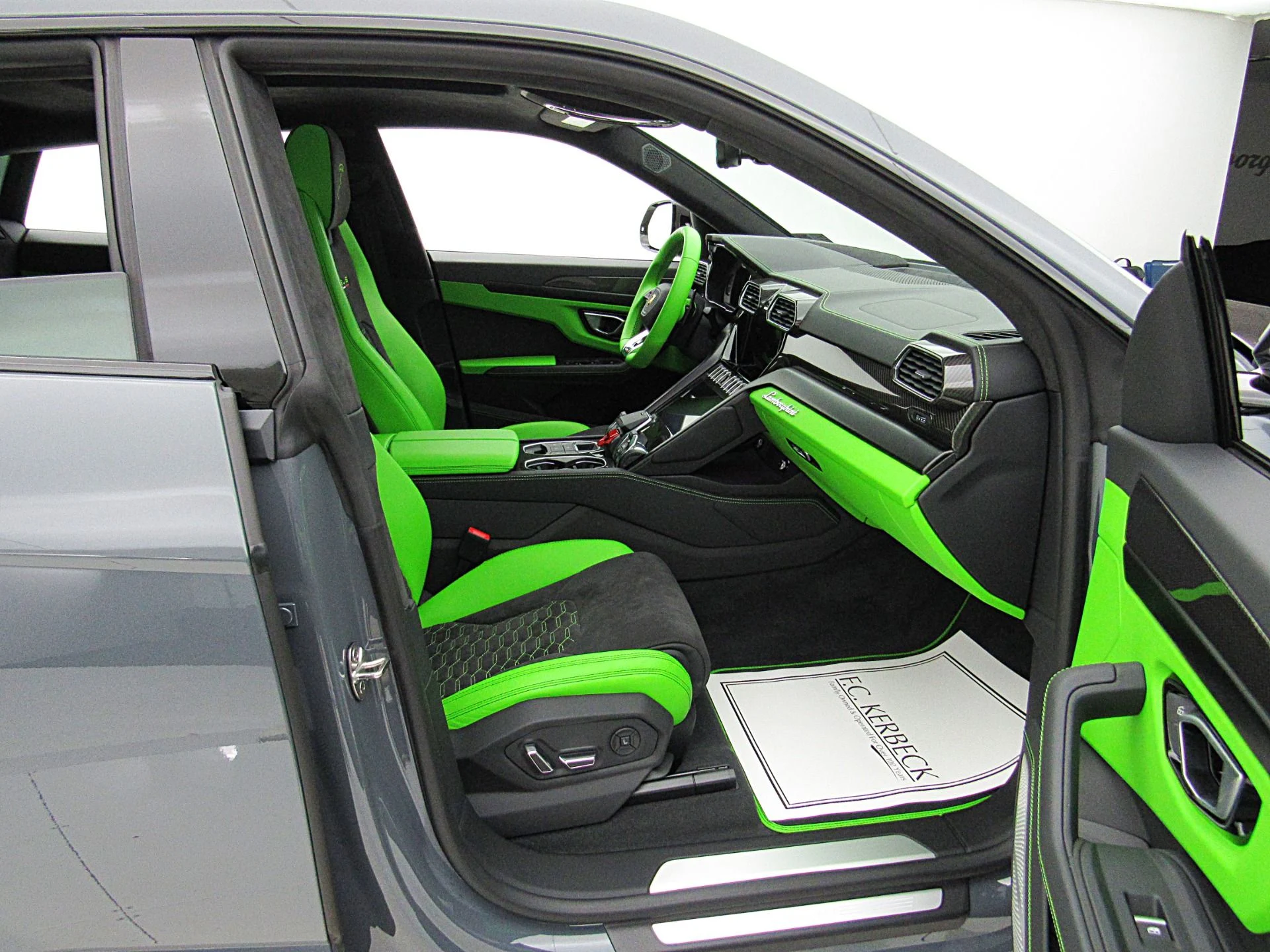 mph032_3848490268_Used_2022_Lamborghini_Urus_SELEZIONE_PRE_OWNED_CERTIFIED_a52b60924b