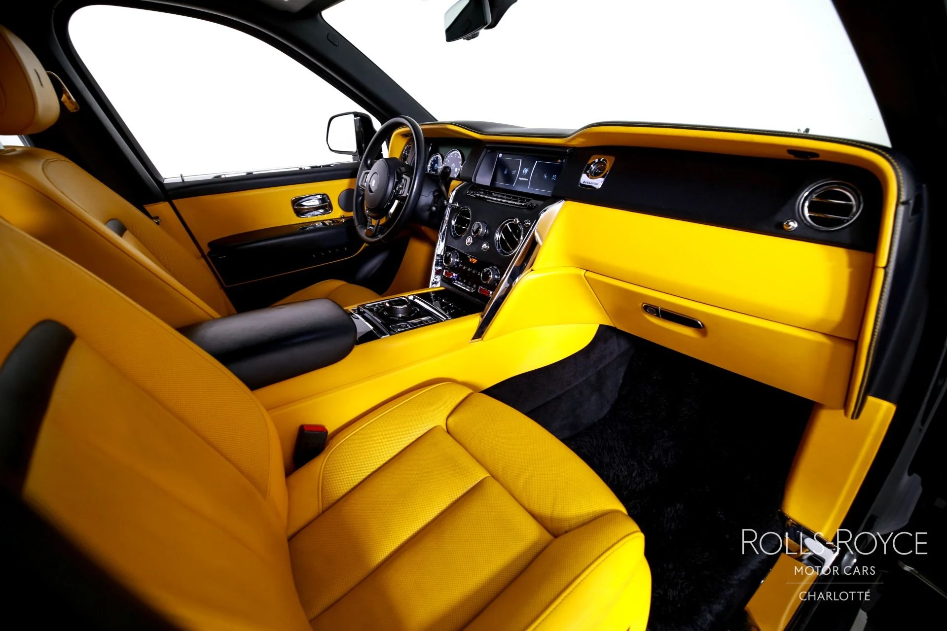 mph032_3859562691_Used_2022_Rolls_Royce_Cullinan_1769449841_2ca5db282c