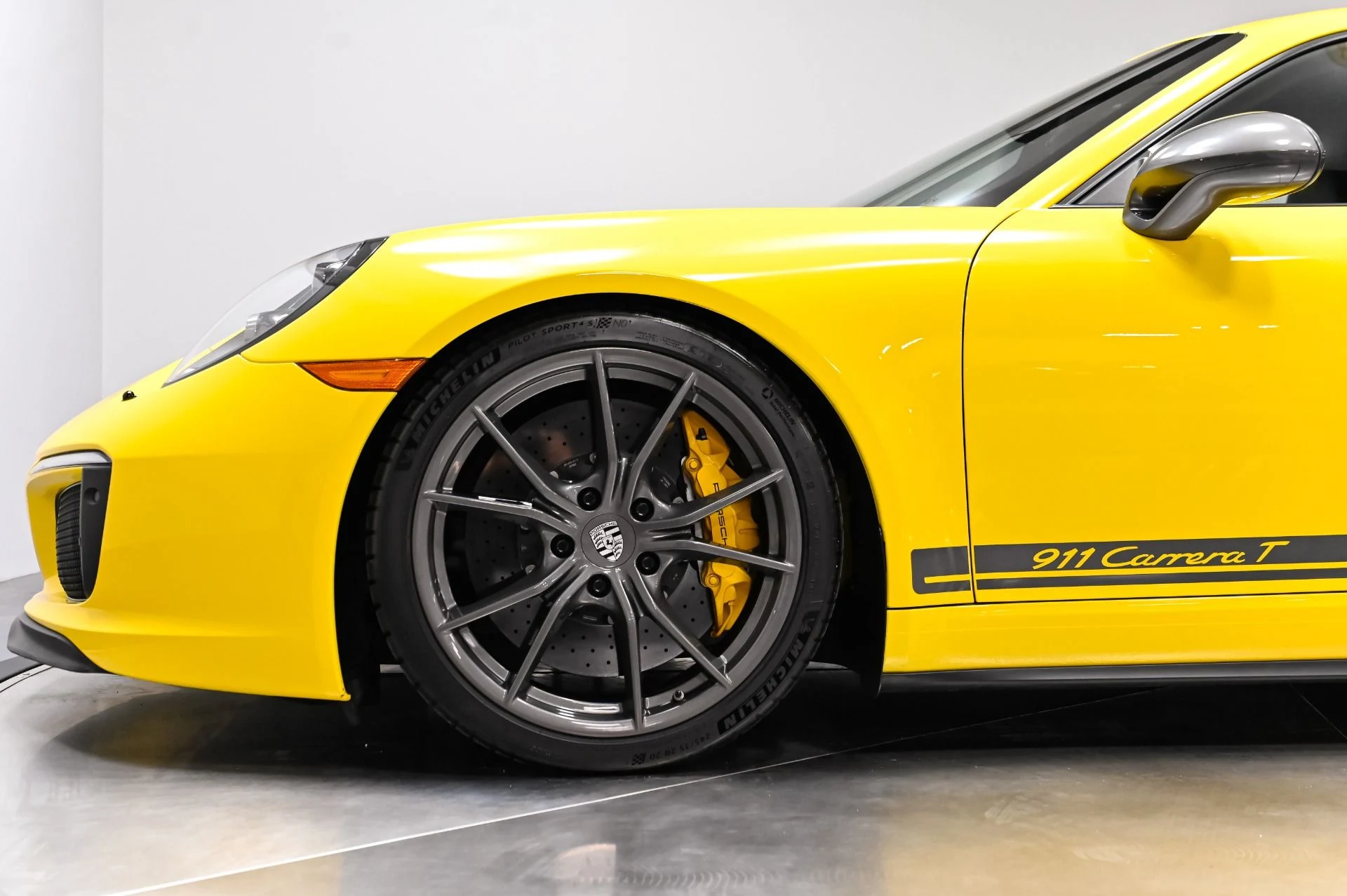 mph032_3862102333_Used_2018_Porsche_911_Carrera_T_1790277713_c6aae40f60