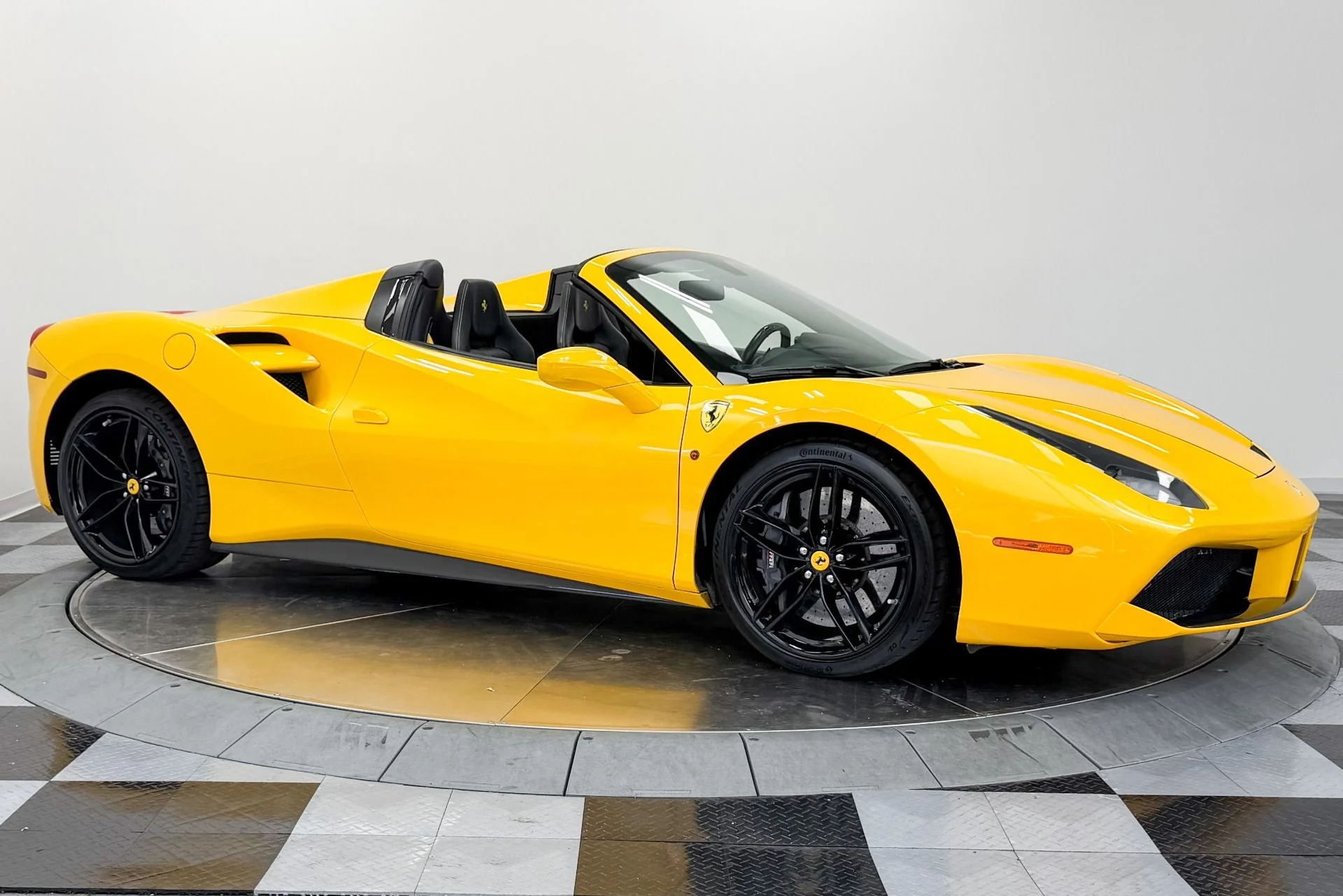 mph032_3873799709_Used_2017_Ferrari_488_Spider_Carbon_Fiber_Racing_Seats_Extensive_Carbon_Fiber_1782927534_60cf0873d8