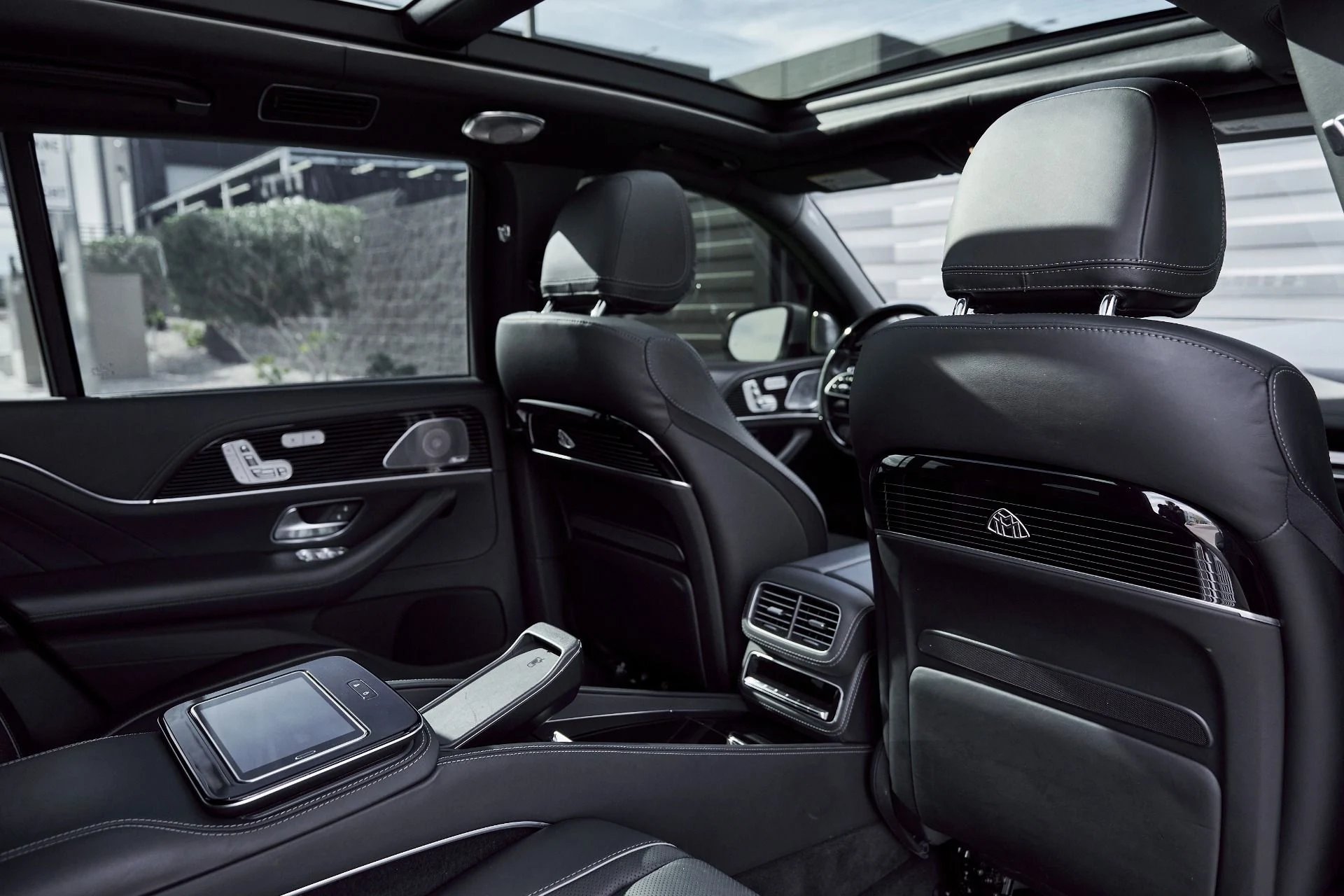 mph032_3877947630_Used_2021_Mercedes_Benz_GLS_Maybach_GLS_600_1768358362_99cf6db487