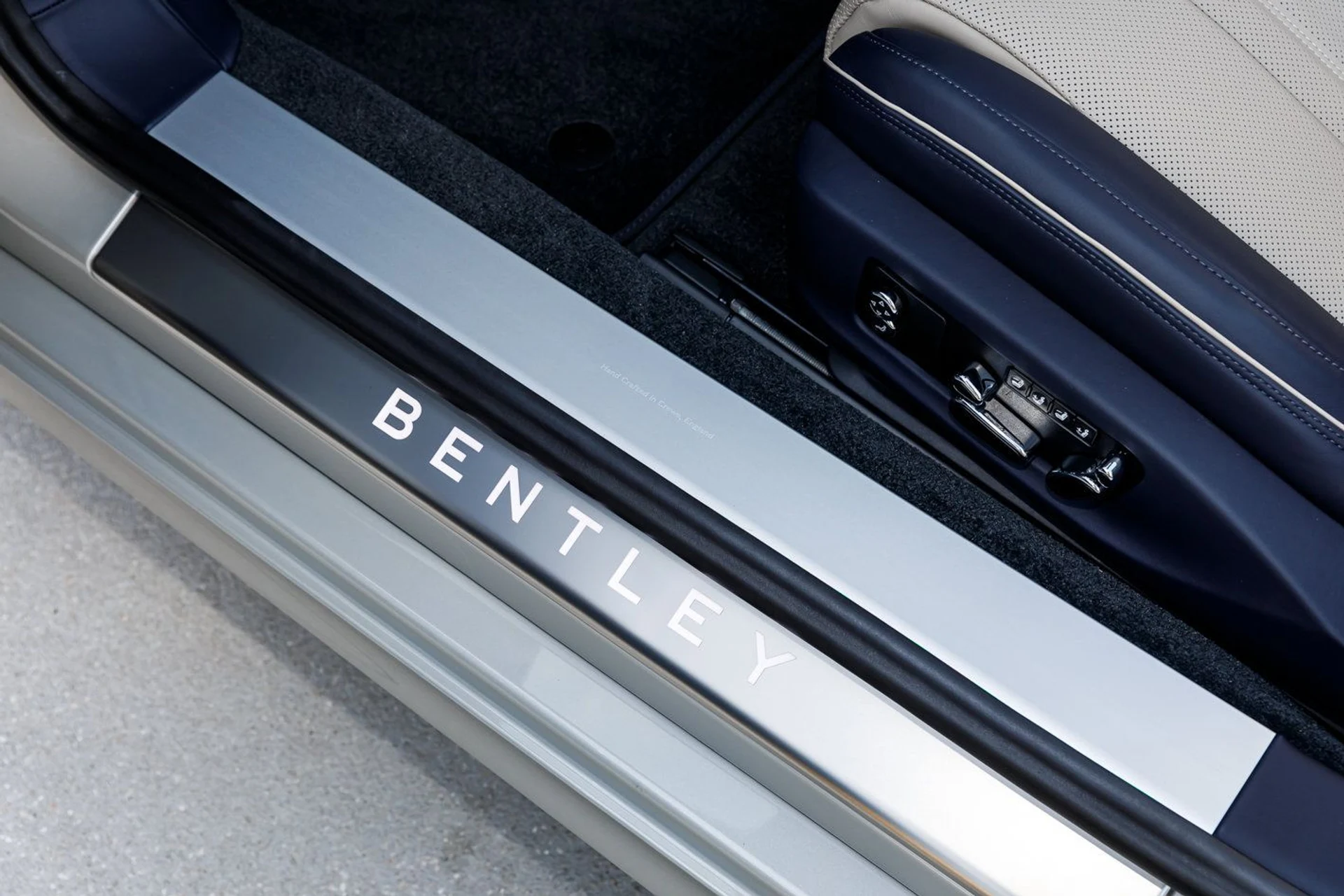 mph032_3881513556_b1aed20f36ec7181fdee53c2d3a7a48ex_3bb81b1474