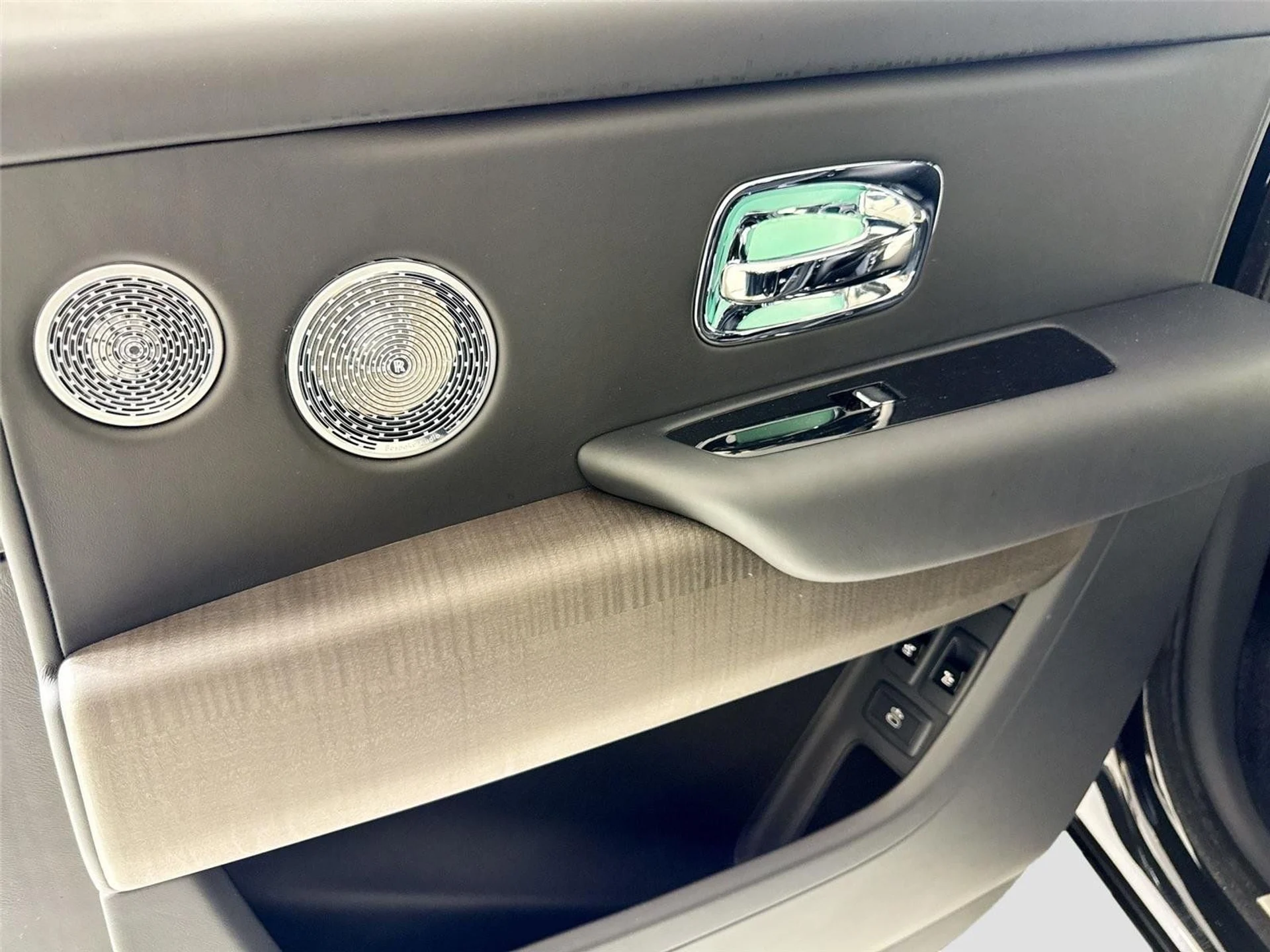 mph032_3881933004_5f96ff47c367b1e8f78d135d7a3ec73c_735084a1e7