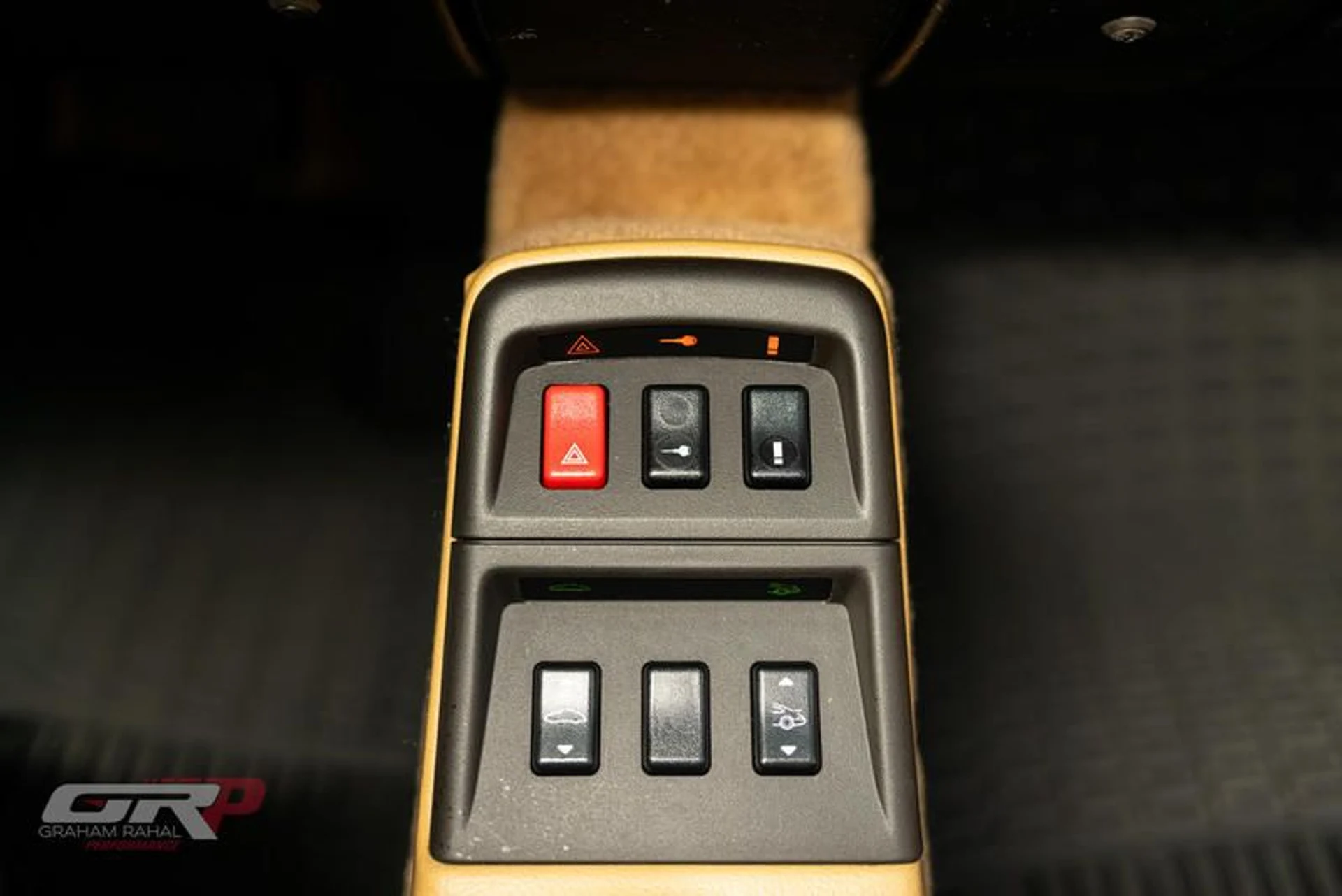 mph032_3885738364_5_DC_8393_B_C3_D9_4_DAB_81_DA_0817_EE_22_CD_3_A_b24238fa77