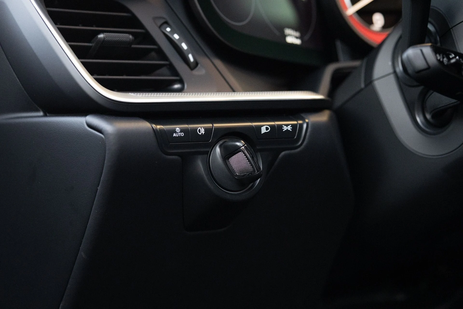 mph032_3893396128_Used_2024_Porsche_911_Turbo_1762281596_49f6b58ef4