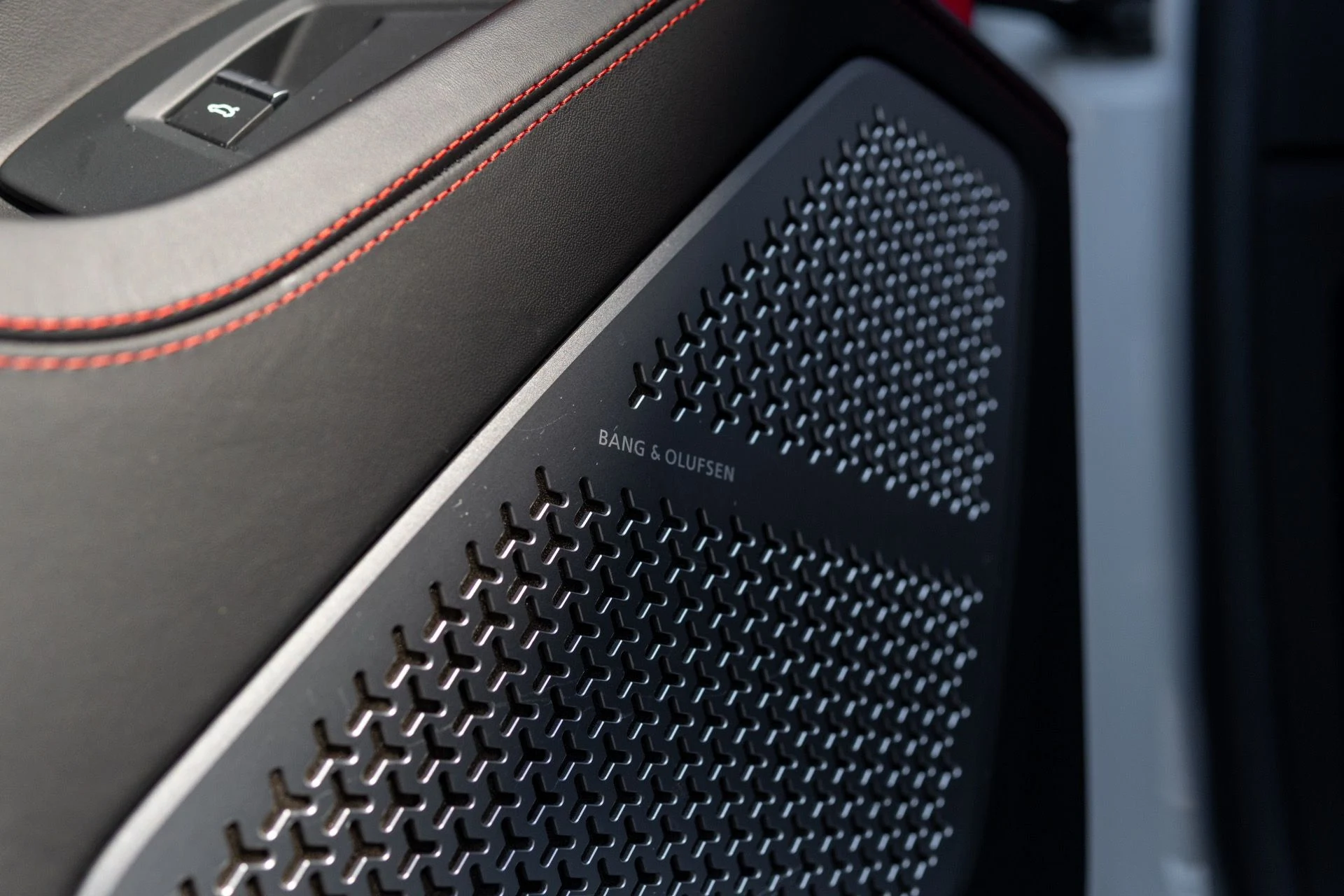 mph032_3895370859_Used_2021_Lamborghini_Urus_1767069879_304d3e3540