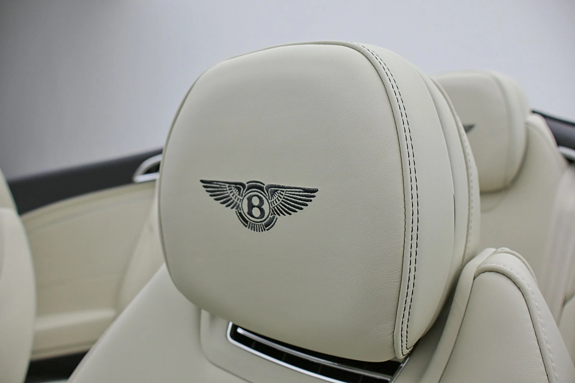 mph032_390027304_New_2026_Bentley_Continental_GTC_8ad6c5dacf