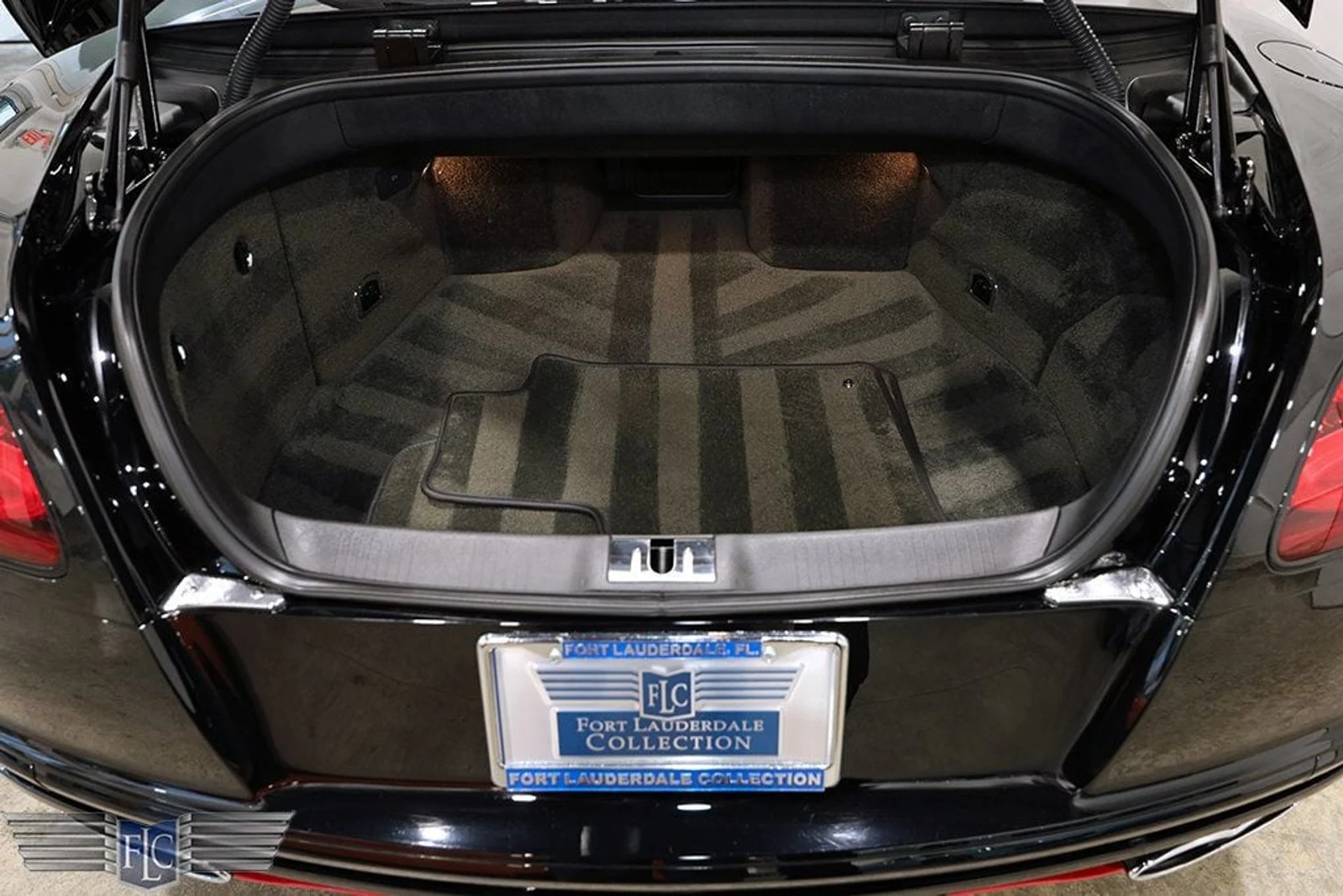 mph032_3905761102_used_2017_bentley_continental_gtcv8sconvertible_9689_22975632_33_1024_e1399b02d3