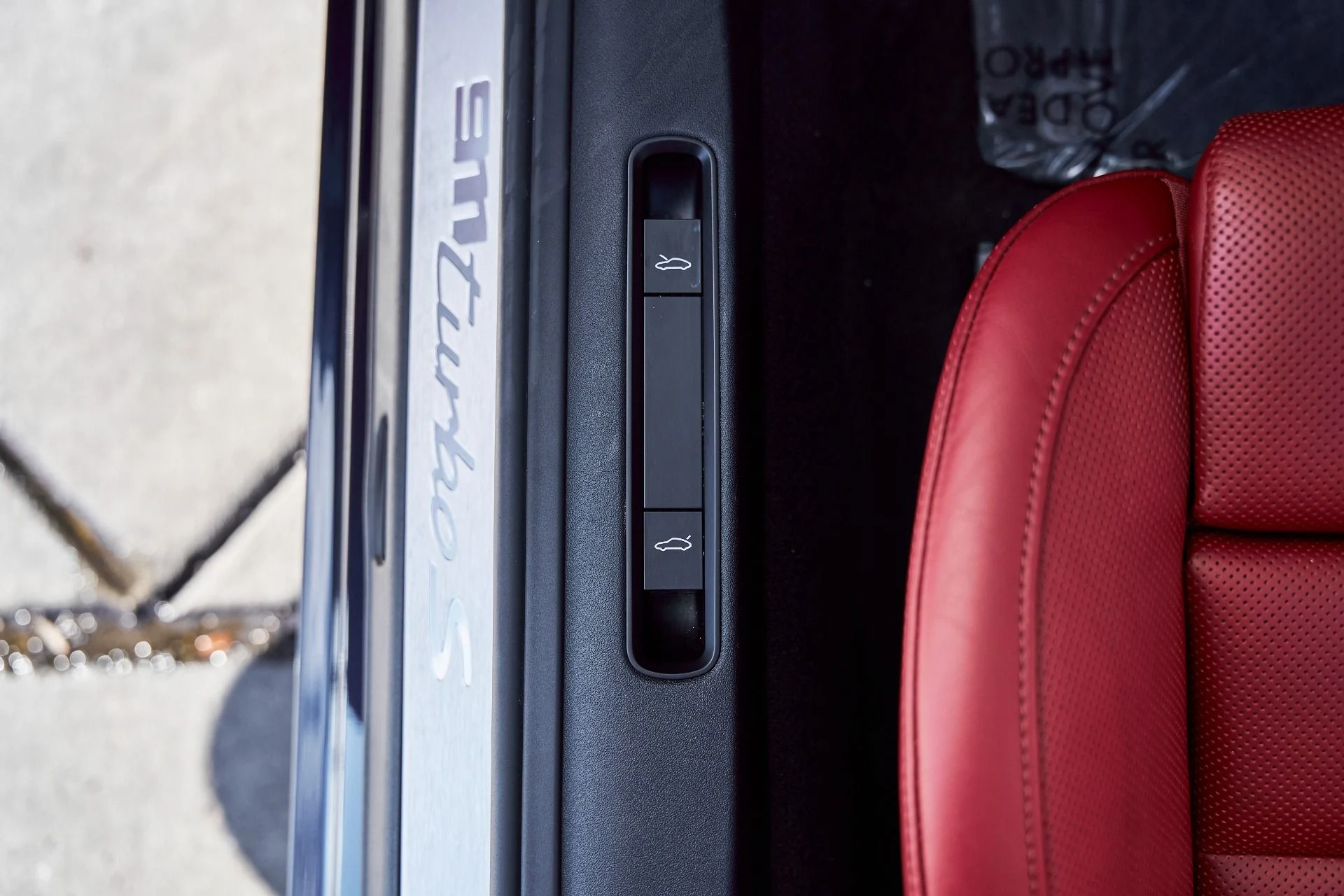 mph032_391201368_Used_2021_Porsche_911_Turbo_S_1767839081_ddf951b088