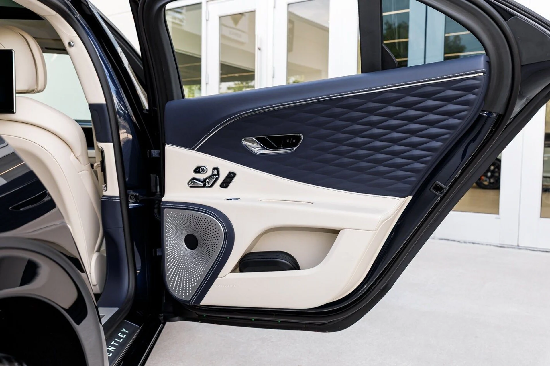 mph032_3928486068_9de42555c58c3ae8e748055f0daaaf84x_4467247836