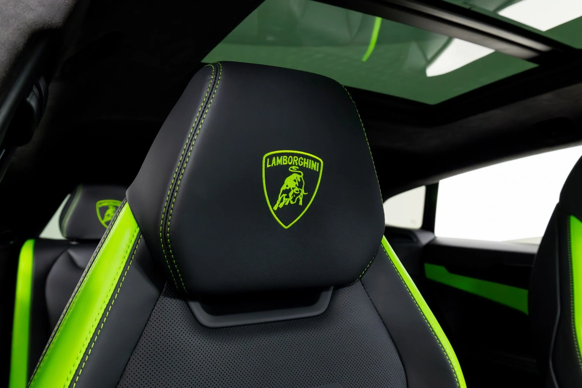 mph032_3930212562_Used_2023_Lamborghini_Urus_S_1769555052_386836b520