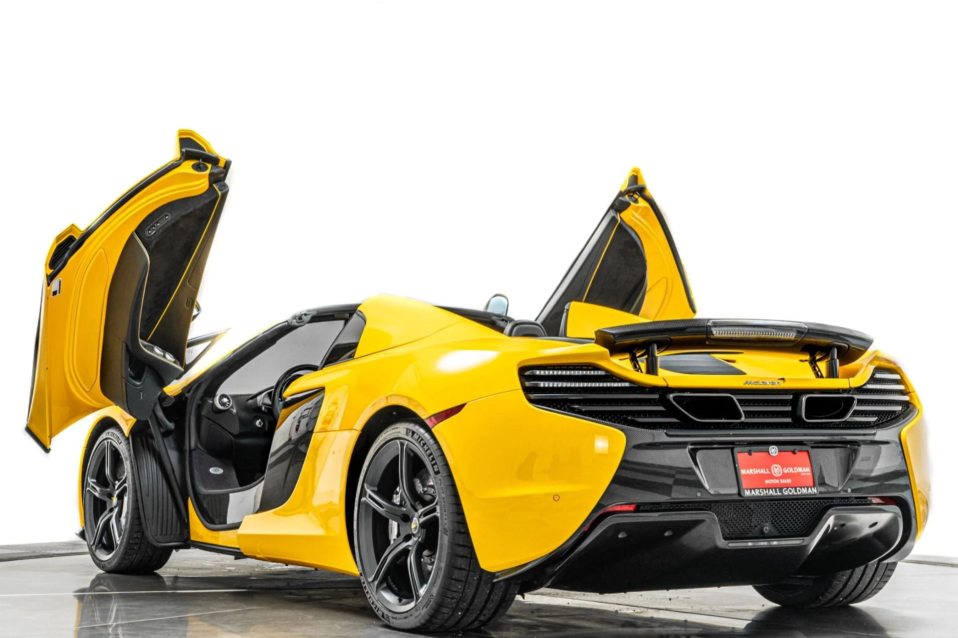 mph032_3934439476_Used_2015_Mc_Laren_650_S_Spyder_1790194559_4c8deb10f8