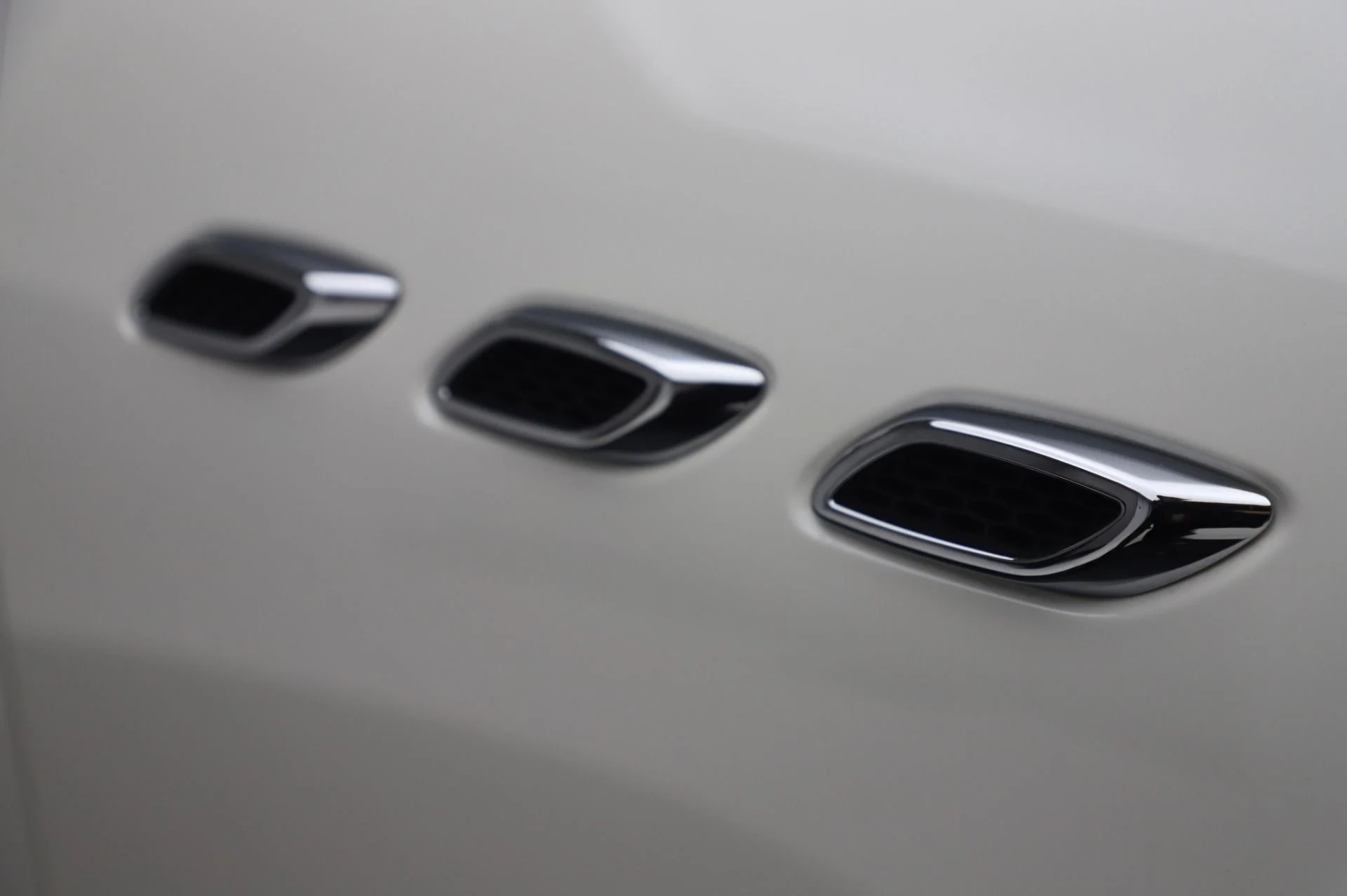 mph032_3935148549_Used_2019_Maserati_Levante_Trofeo_1783628754_94ae0f53c6