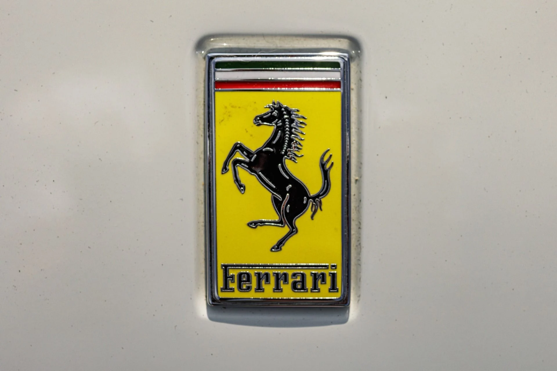mph032_3950326998_Used_2025_Ferrari_296_GTS_1755544147_5aac3ce543