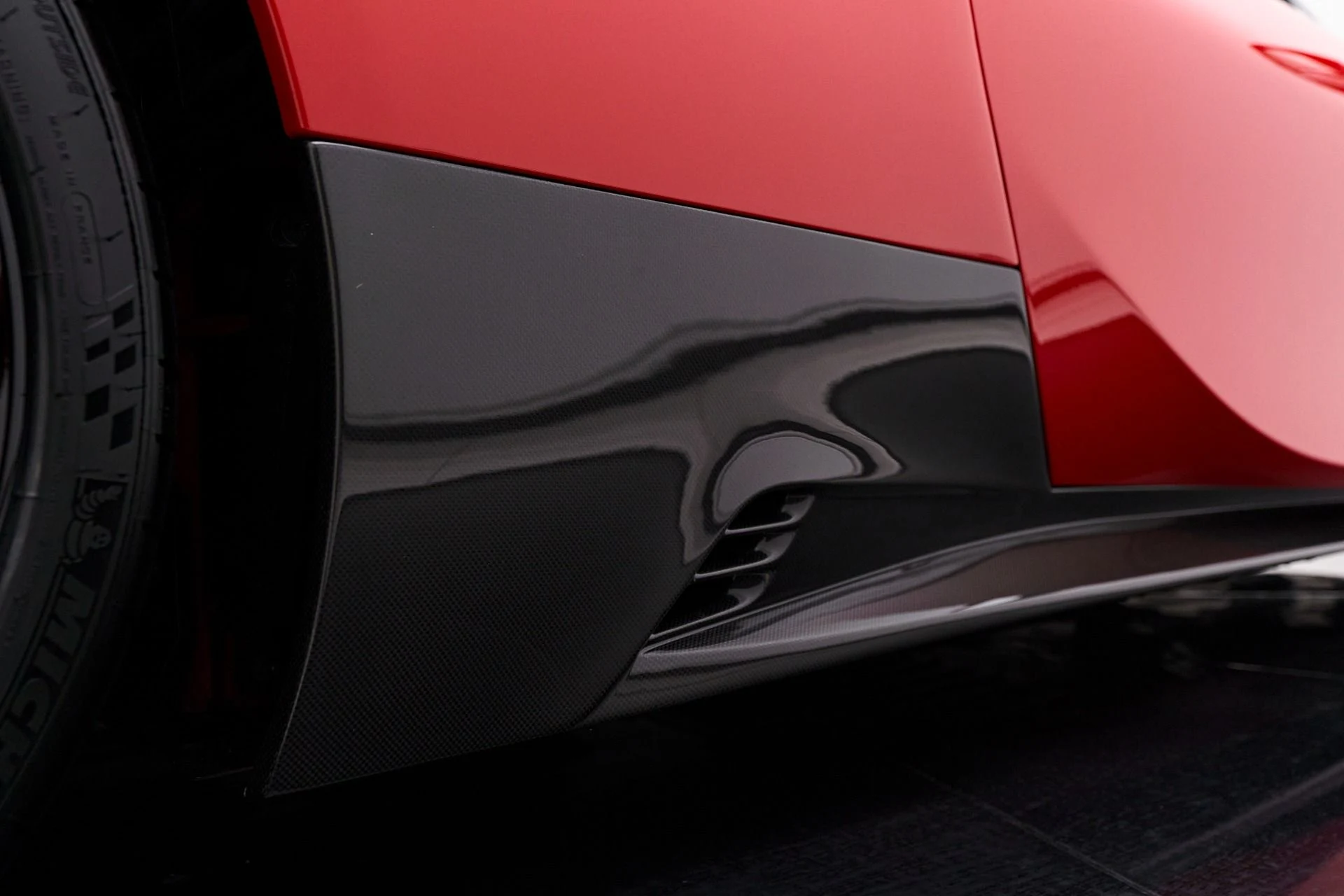 mph032_397458950_Used_2021_Ferrari_SF_90_Stradale_Base_1690065586_d4313586e5