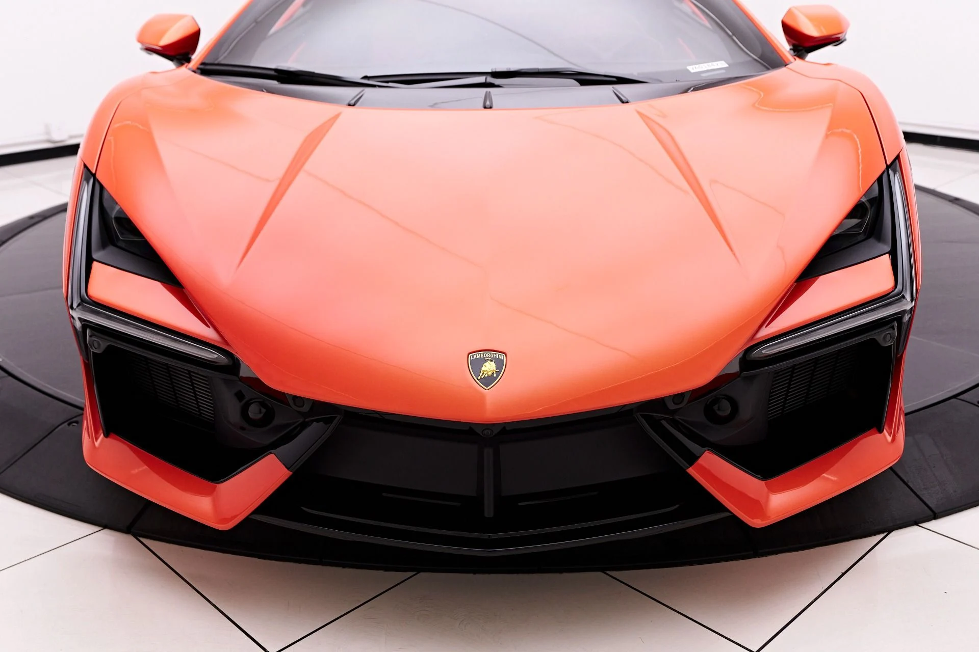 mph032_3975868950_Used_2024_Lamborghini_Revuelto_Base_1755224841_00e72b59ca