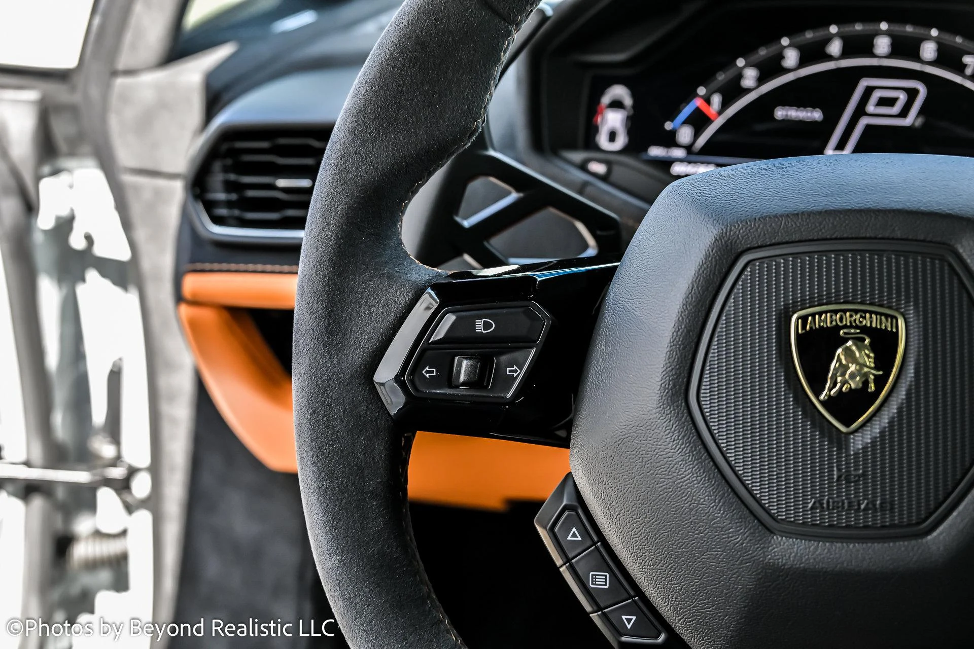 mph032_3983952364_Used_2024_Lamborghini_Huracan_Tecnica_1757145933_f93d3fd85a