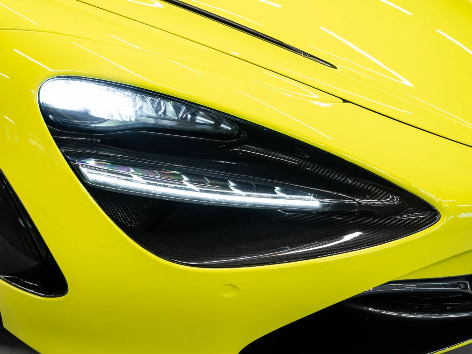 mph032_3988045634_mclaren_720s_2018_29fb4dae2a