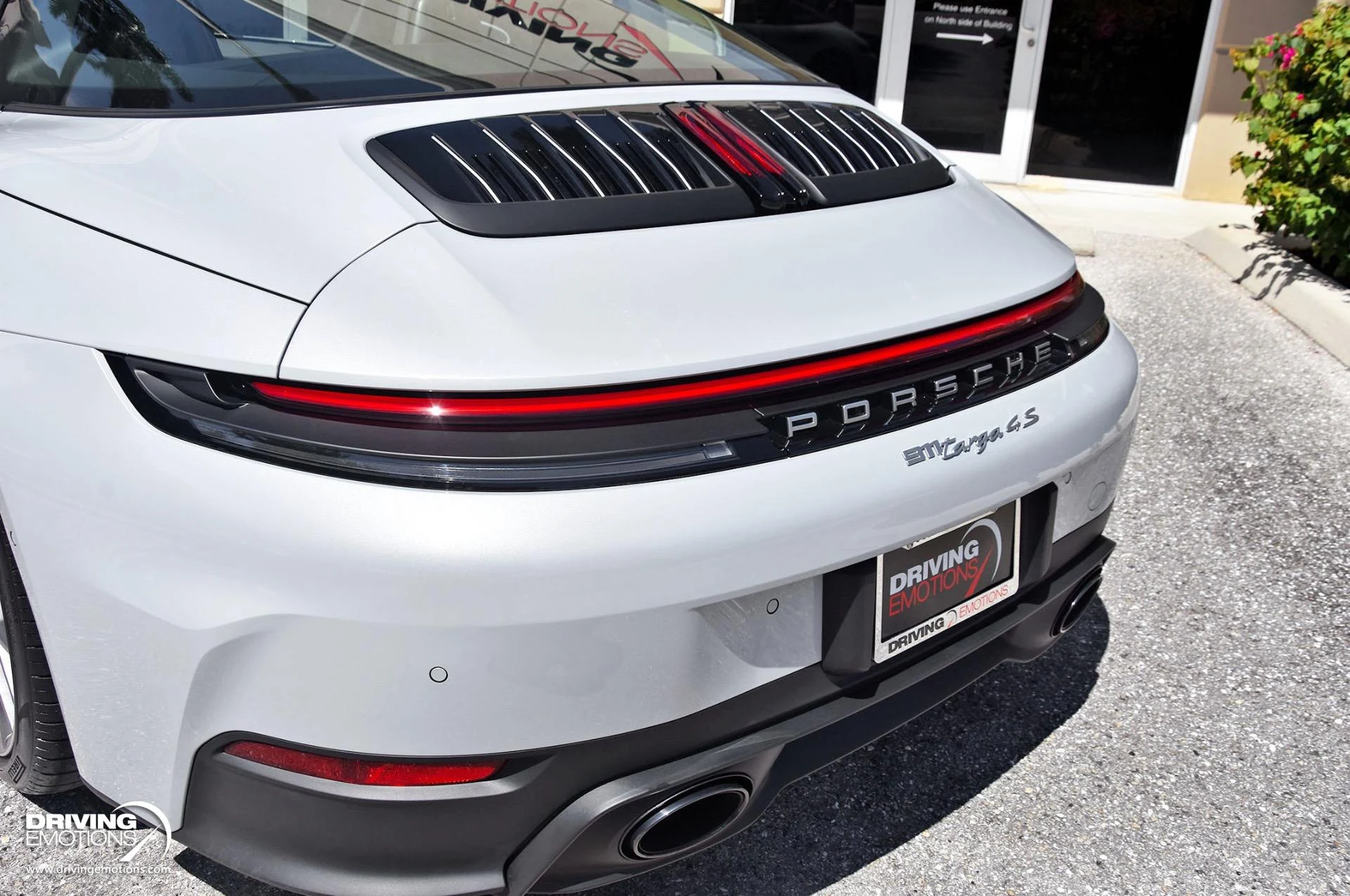 mph032_4005199862_898_p33_l_50b8cf1d40