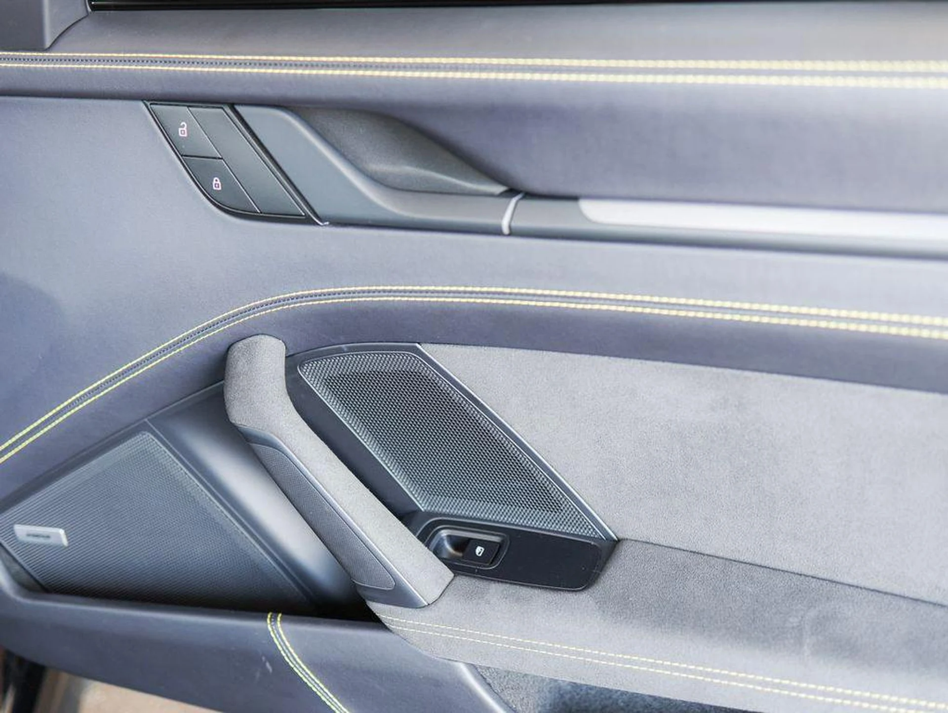 mph032_4009535379_cr_me_U_Uf_Re1_R_I_Wf_Tl_Xtgv0l_CU_302ca6c118