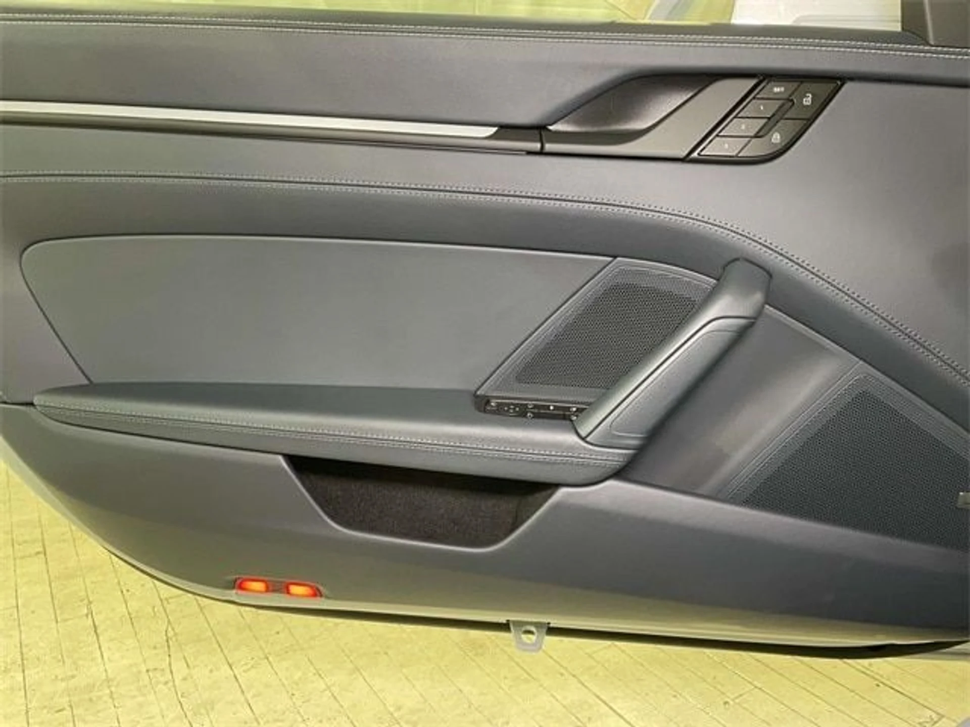 mph032_4010414522_2a80ddc3df54043d0df054ac4c7015f2x_eab982bc8b