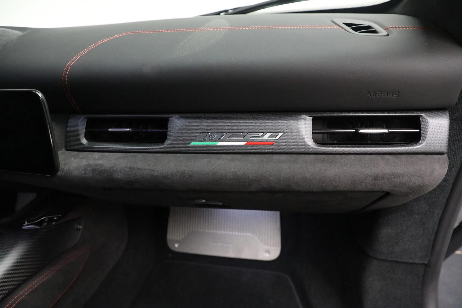 mph032_4022080704_Used_2022_Maserati_MC_20_f6180523d6