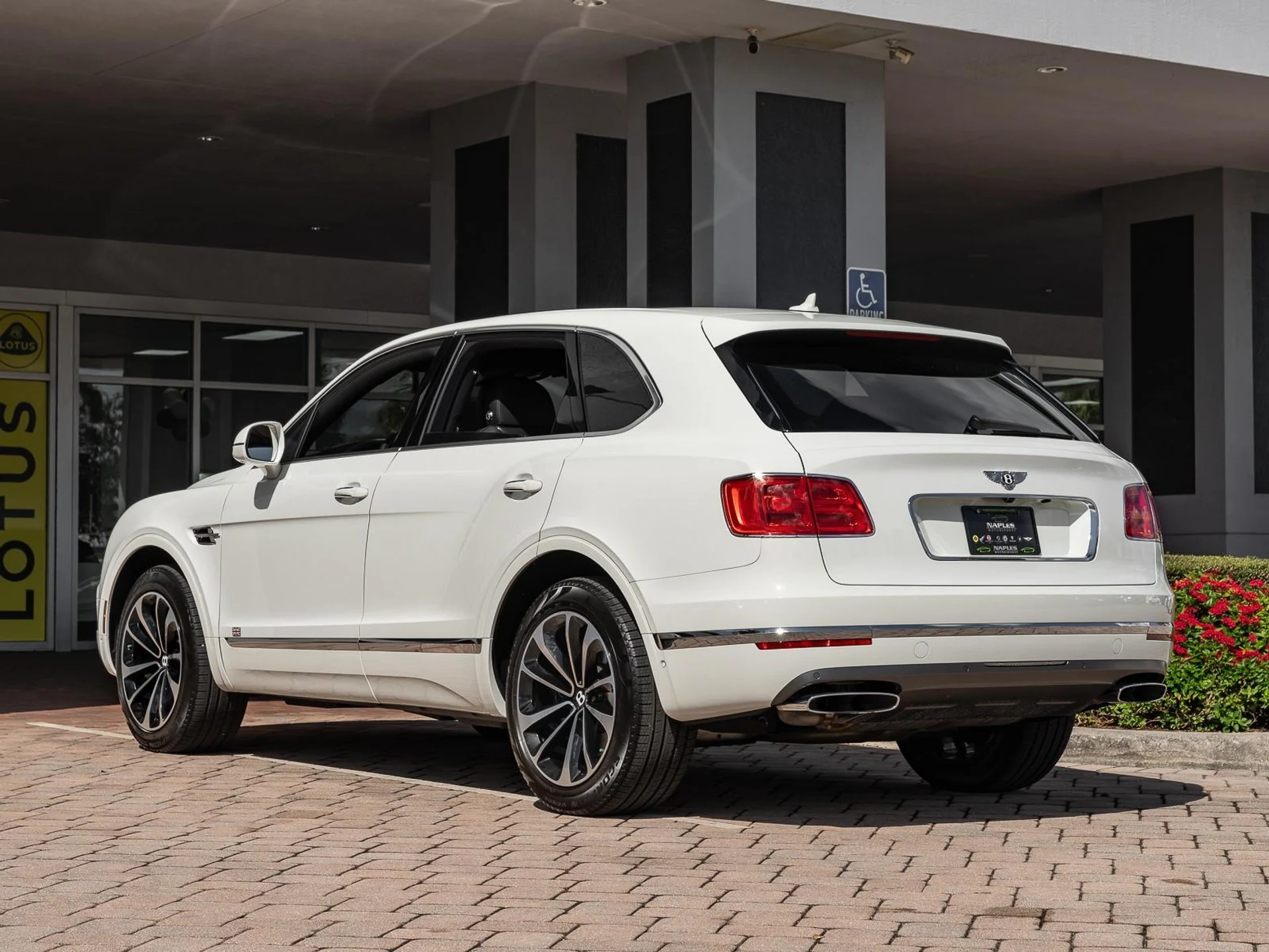 mph032_4025505757_Used_2018_Bentley_Bentayga_W12_Signature_1761171412_9e67b02a5c