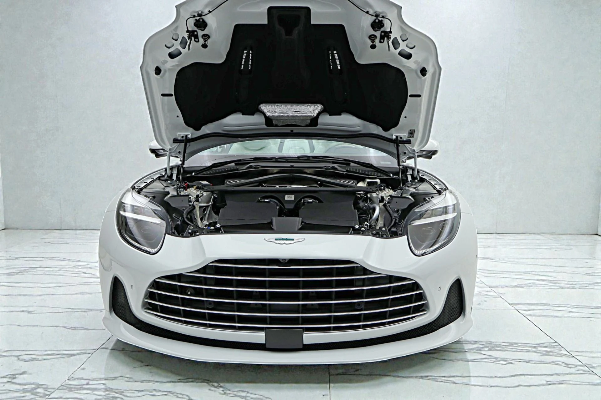 mph032_4028218923_Used_2026_Aston_Martin_DB_12_Volante_b42a1cfe45