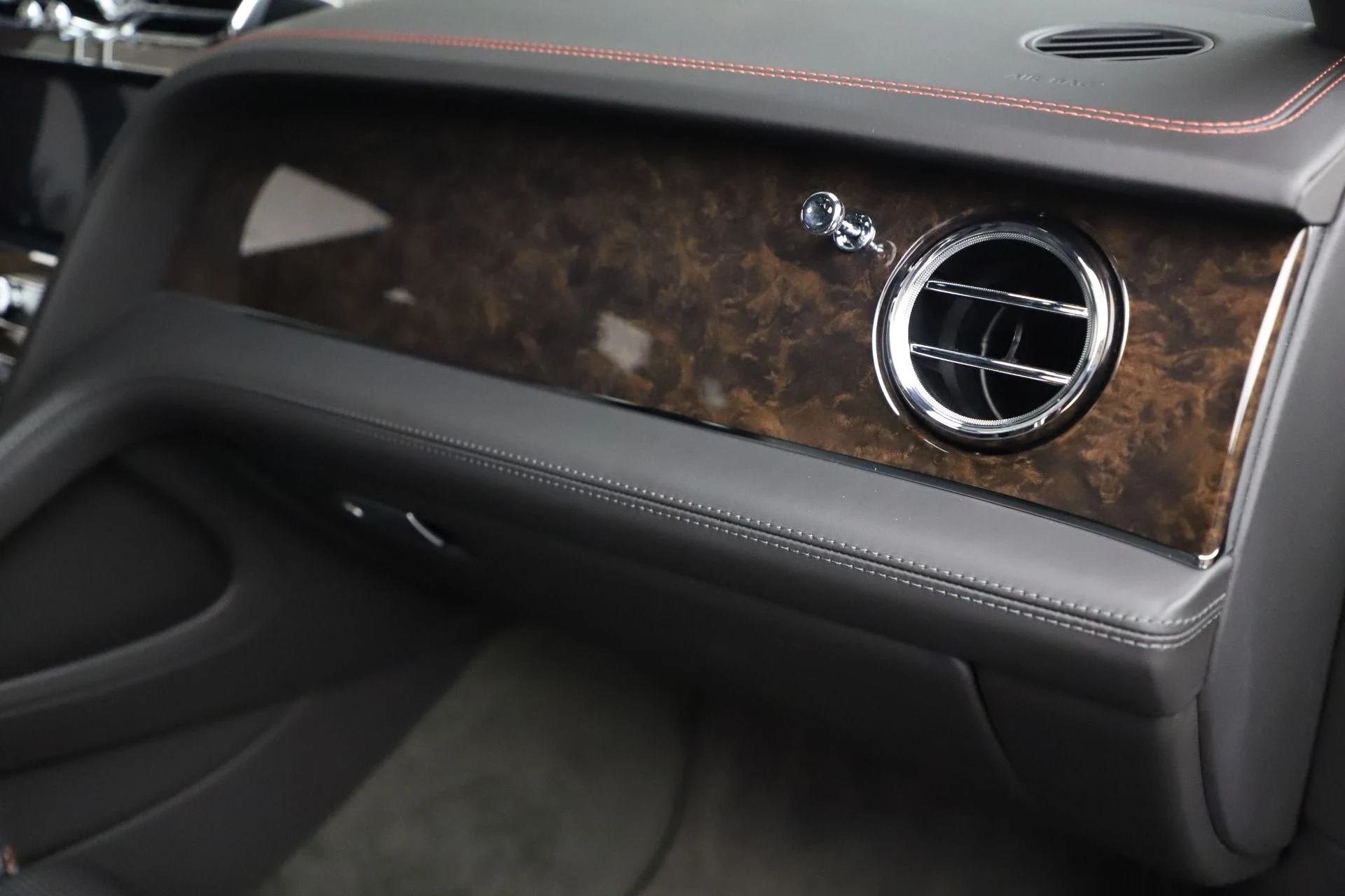 mph032_4034974815_Used_2021_Bentley_Bentayga_V8_1610148203_c78dd5d0a7