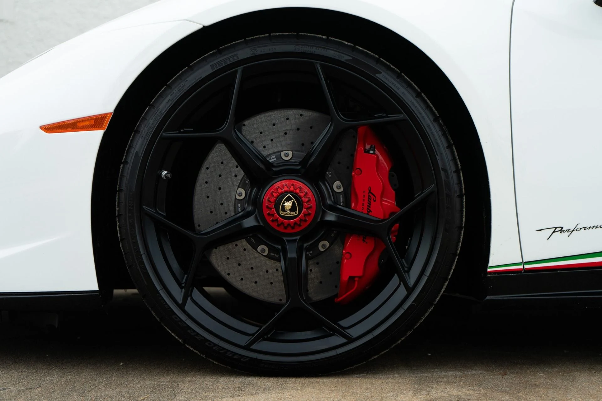 mph032_4037143642_Used_2018_Lamborghini_Huracan_LP_640_4_Performante_1784070593_fa938c8eb1