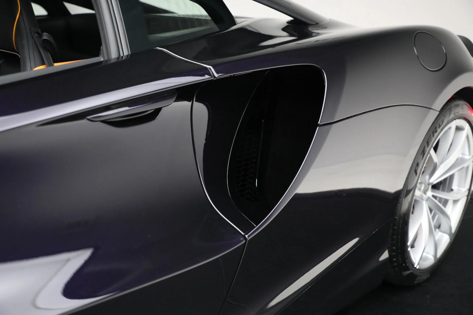mph032_4051615323_New_2025_Mc_Laren_Artura_Tech_Lux_83c91122bf