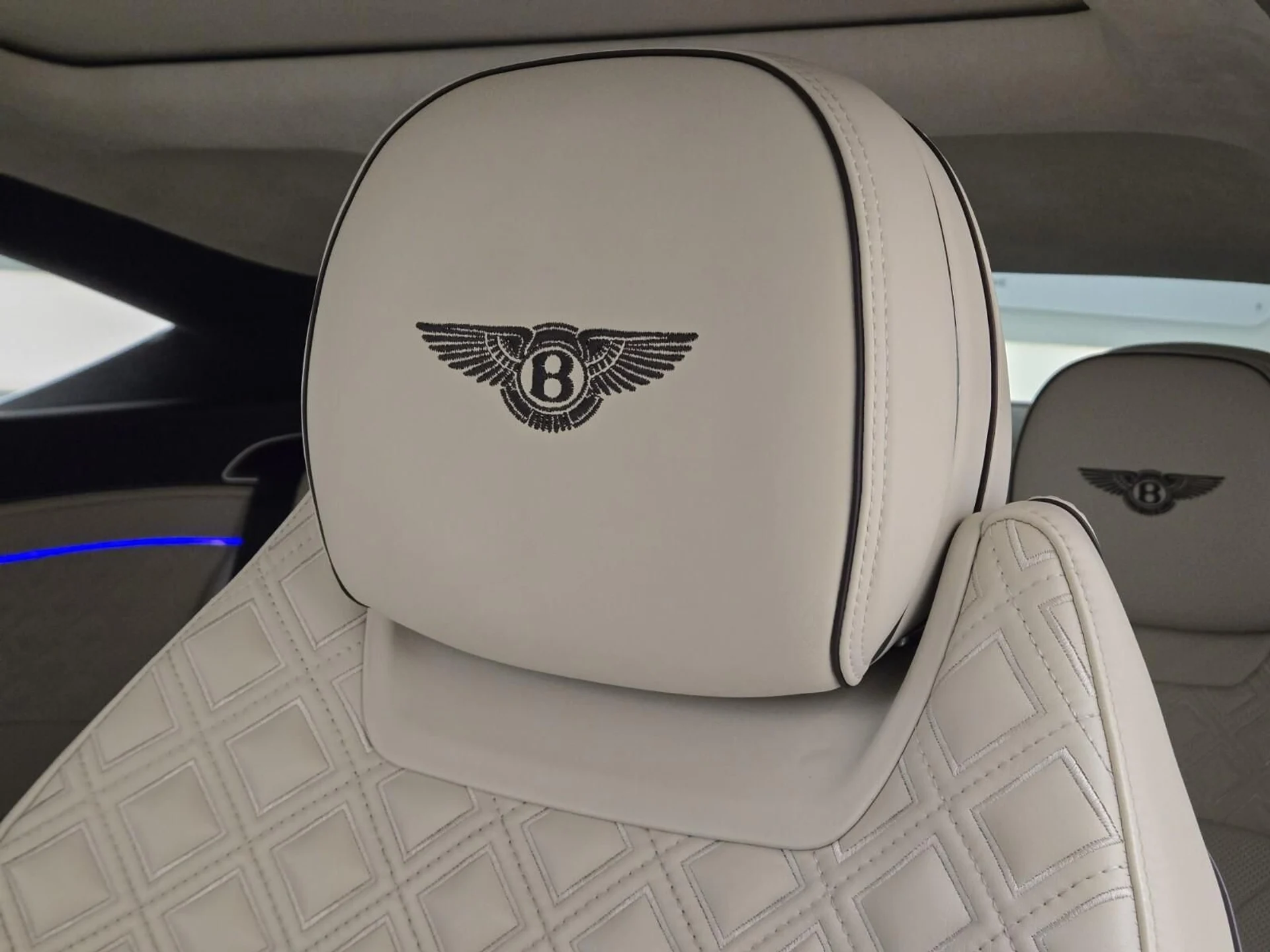 mph032_4058302733_Used_2022_Bentley_Continental_GT_V8_1763539450_eb059ccd72